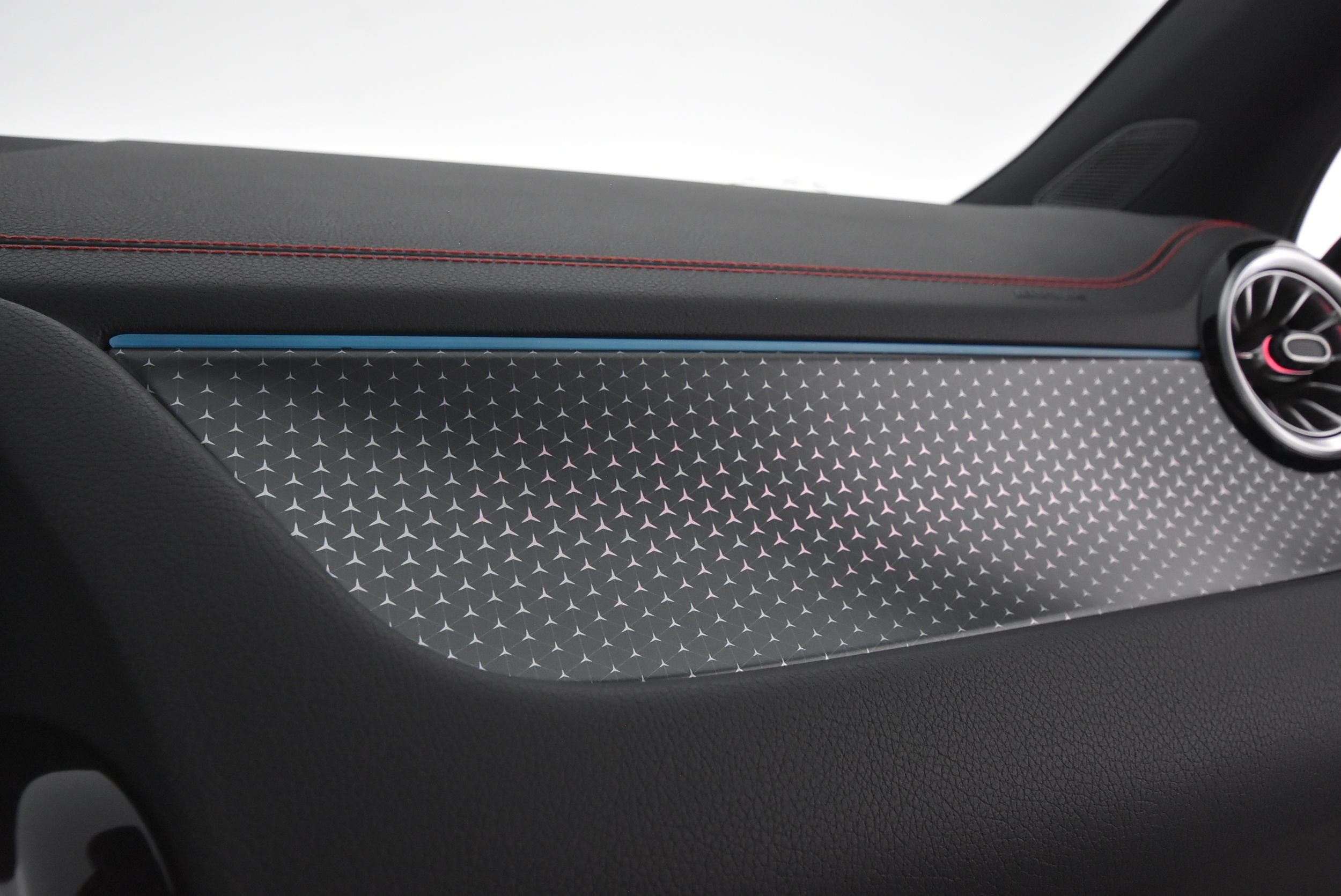 Mercedes-Benz EQA 2025
