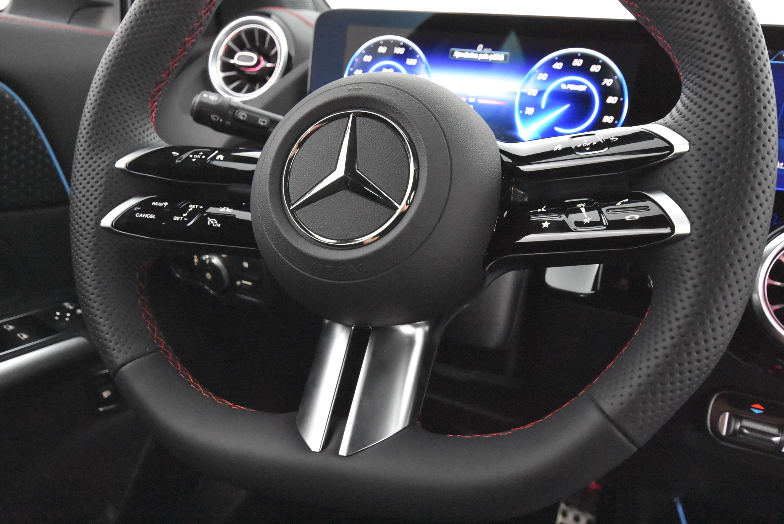 Mercedes-Benz EQA 2025