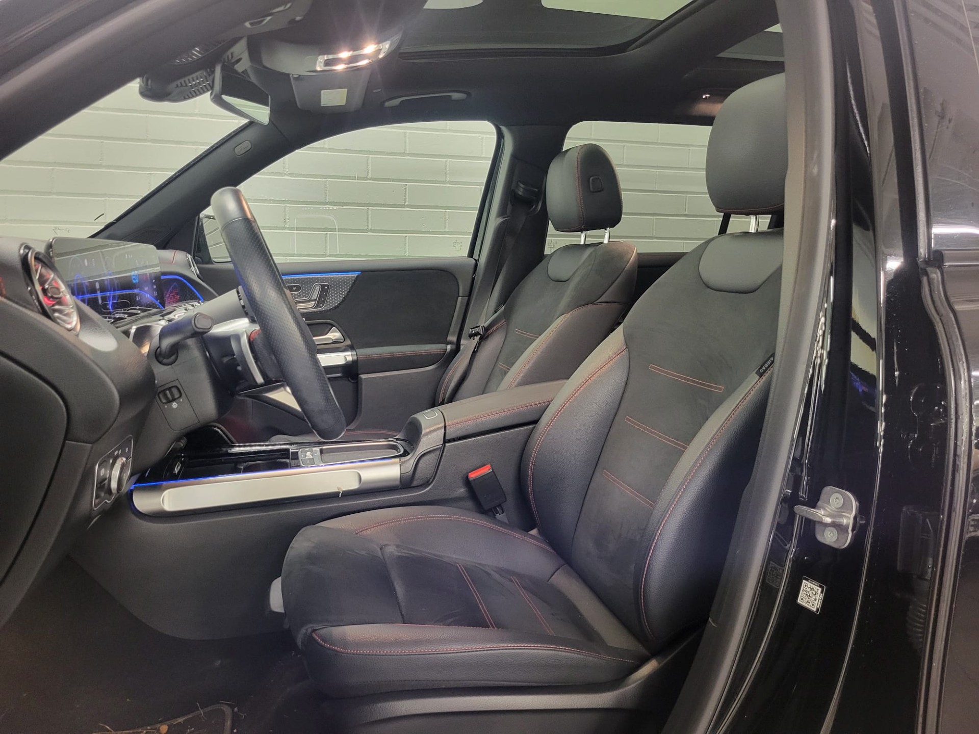 Mercedes-Benz EQB 2024