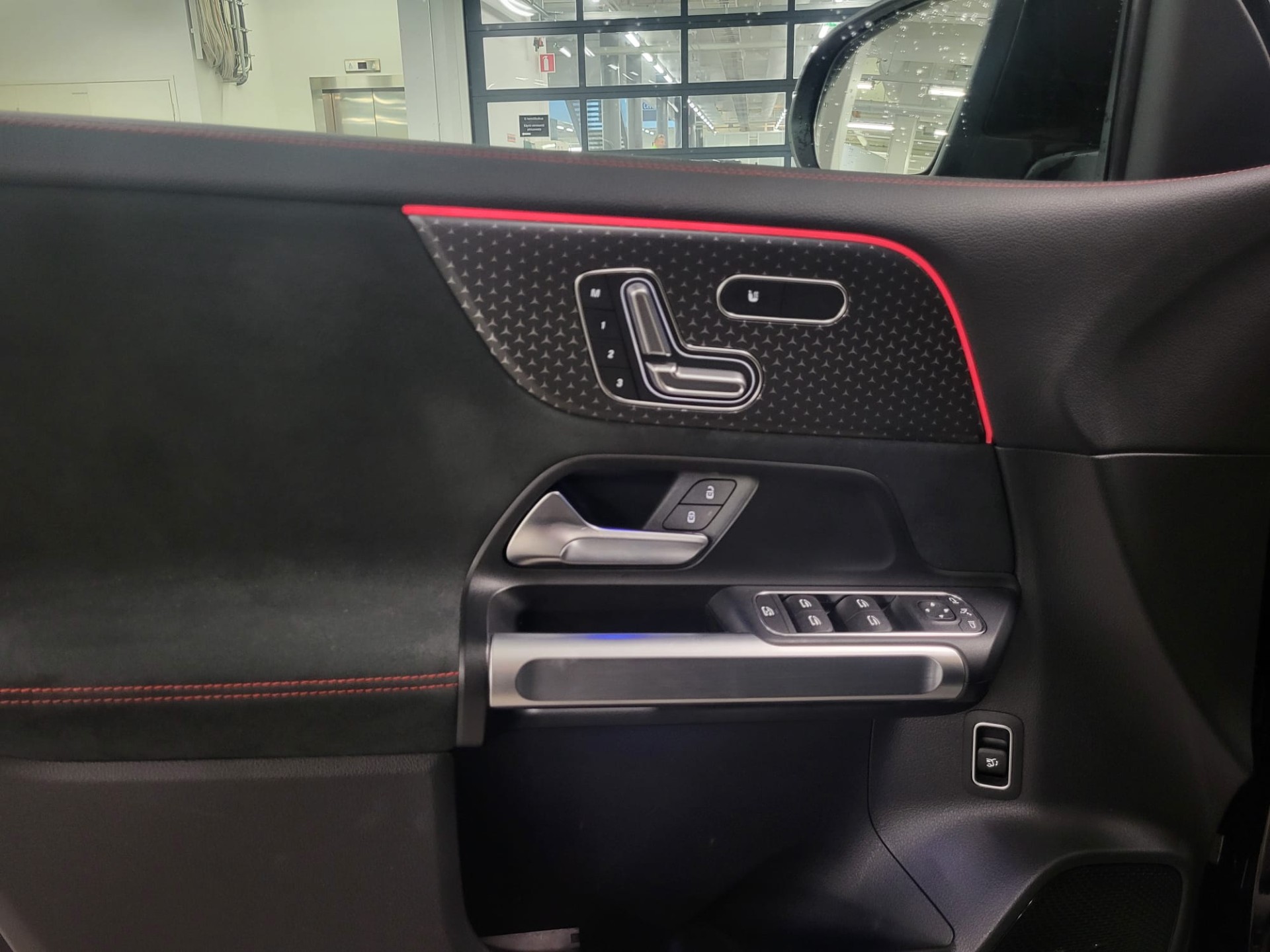 Mercedes-Benz EQB 2024