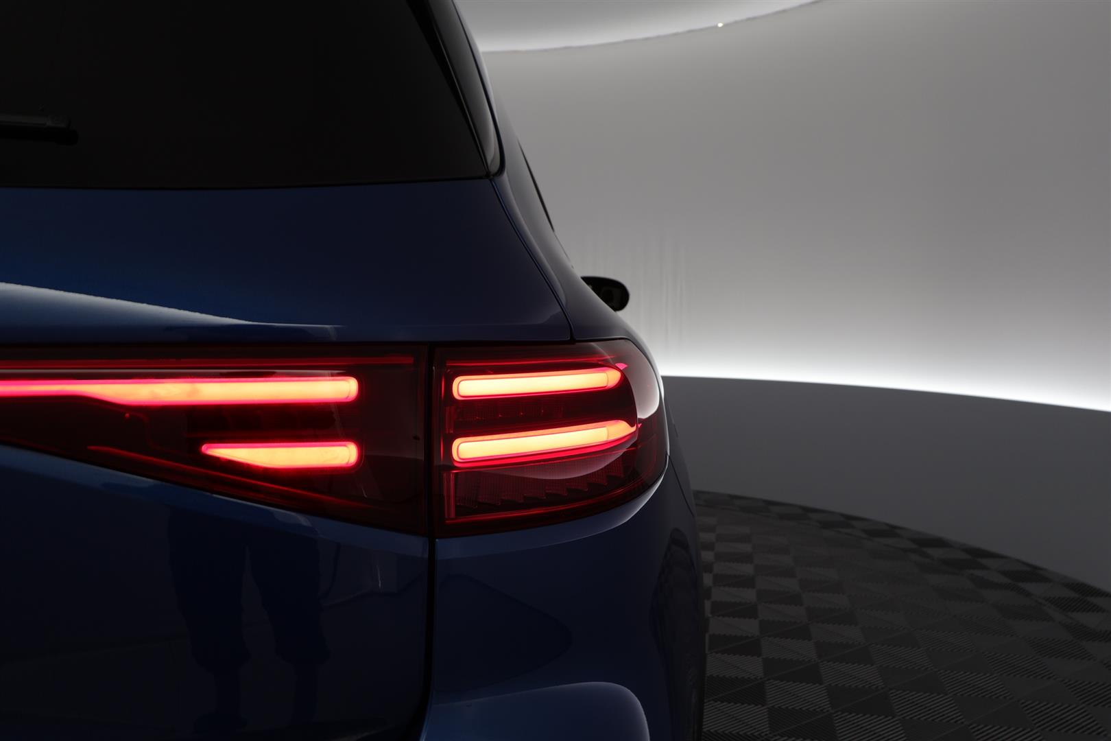 Mercedes-Benz EQB 2025