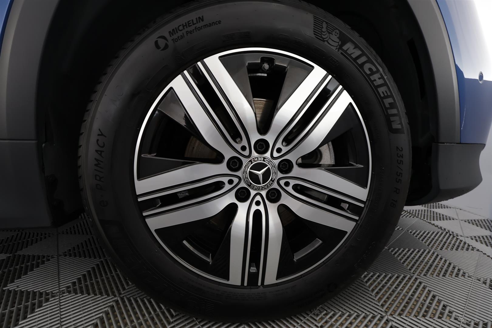 Mercedes-Benz EQB 2025