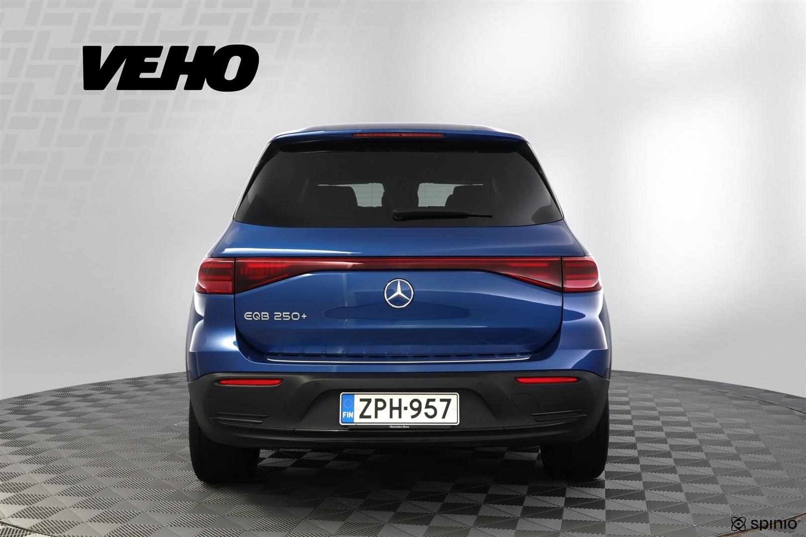 Mercedes-Benz EQB 2025
