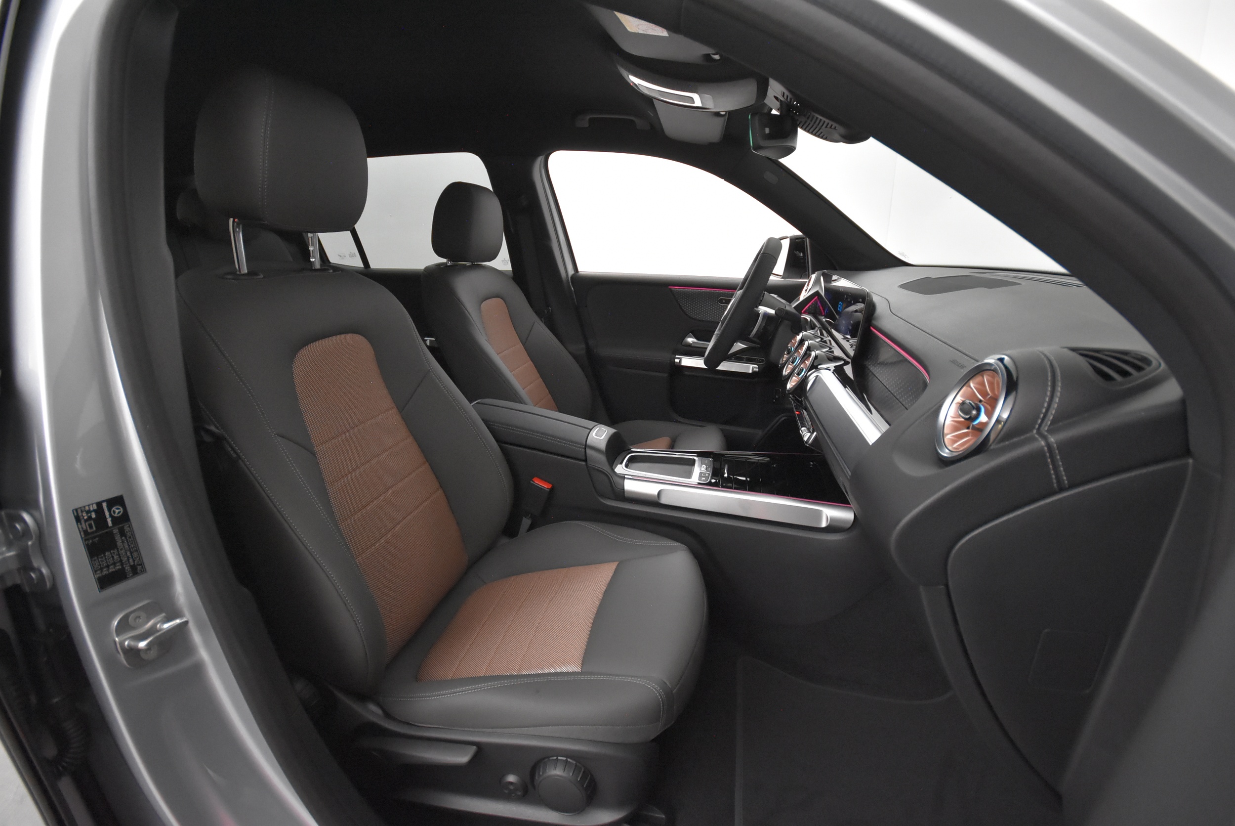 Mercedes-Benz EQB 2025