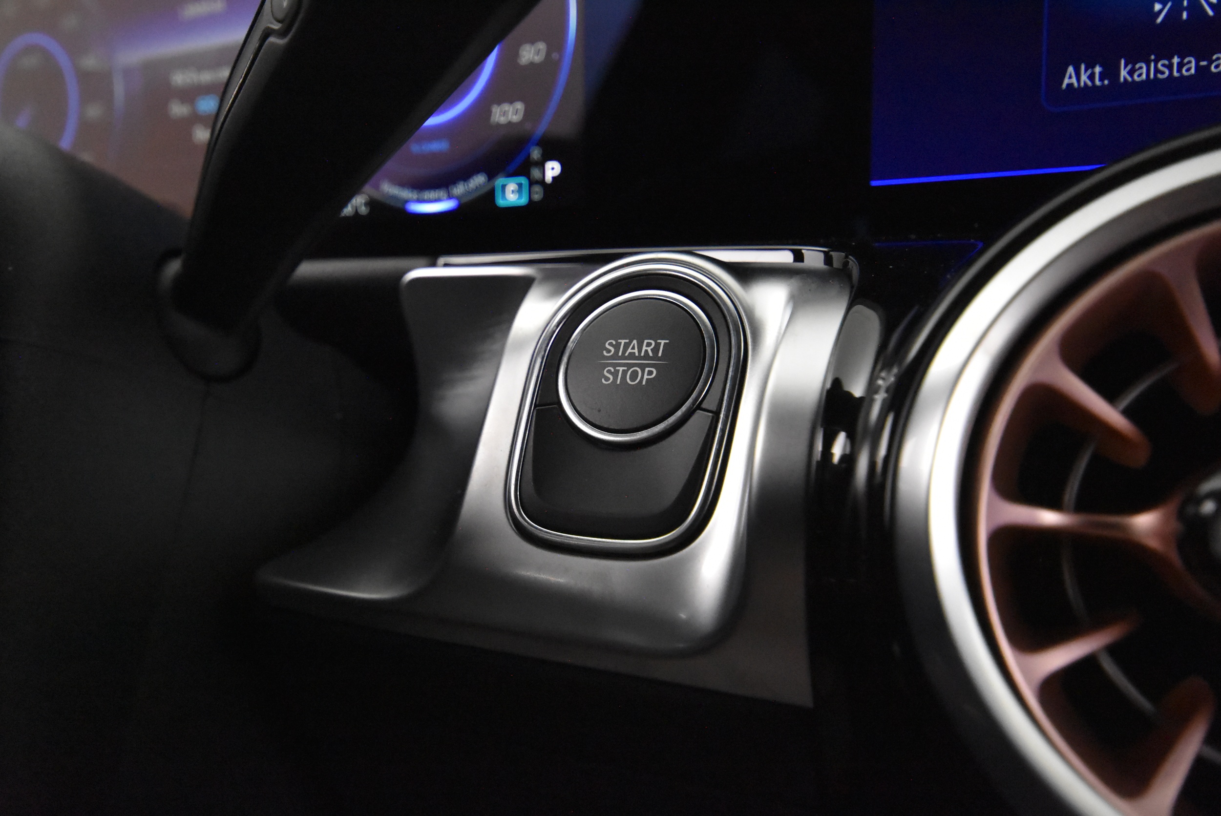 Mercedes-Benz EQB 2025