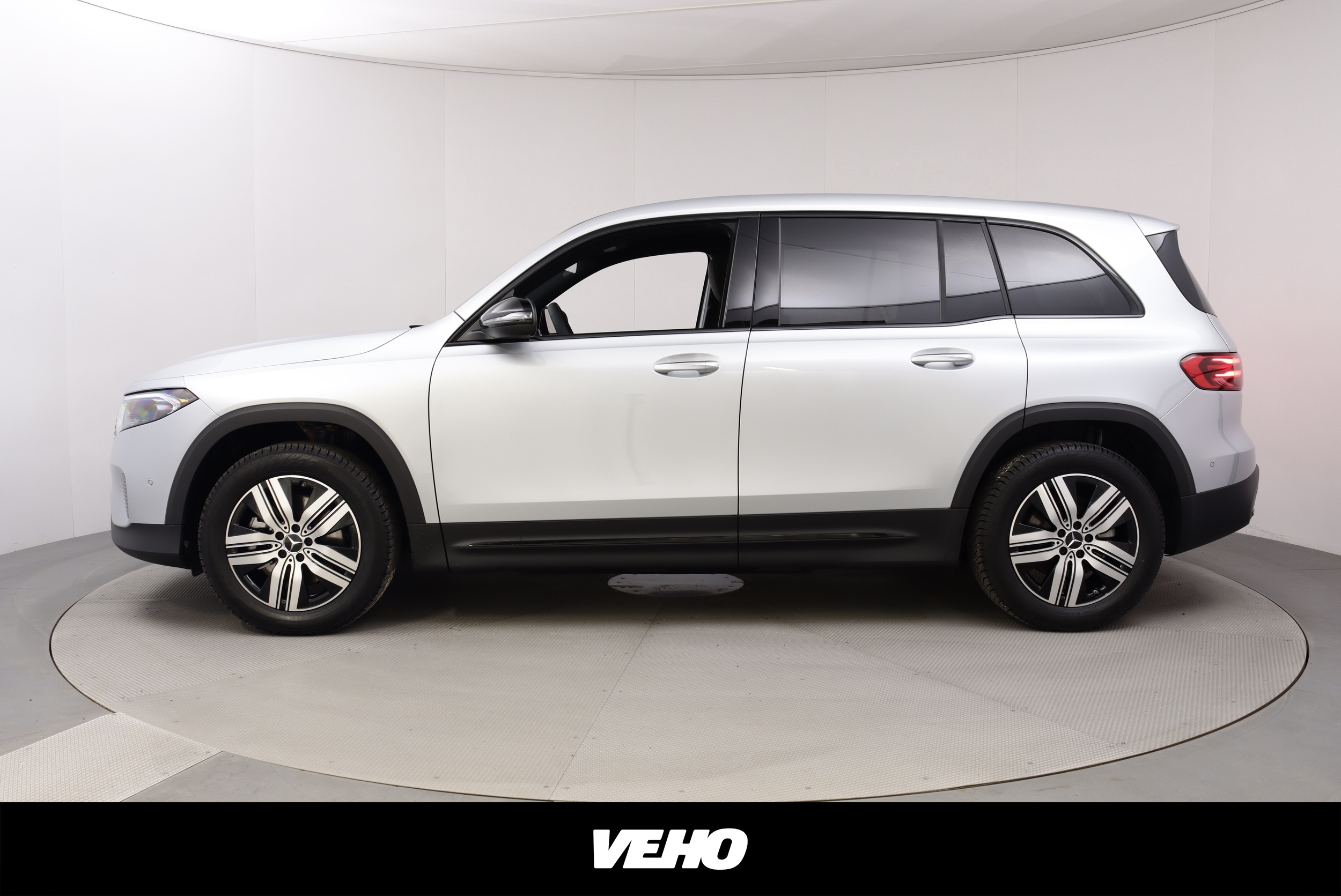 Mercedes-Benz EQB 2025