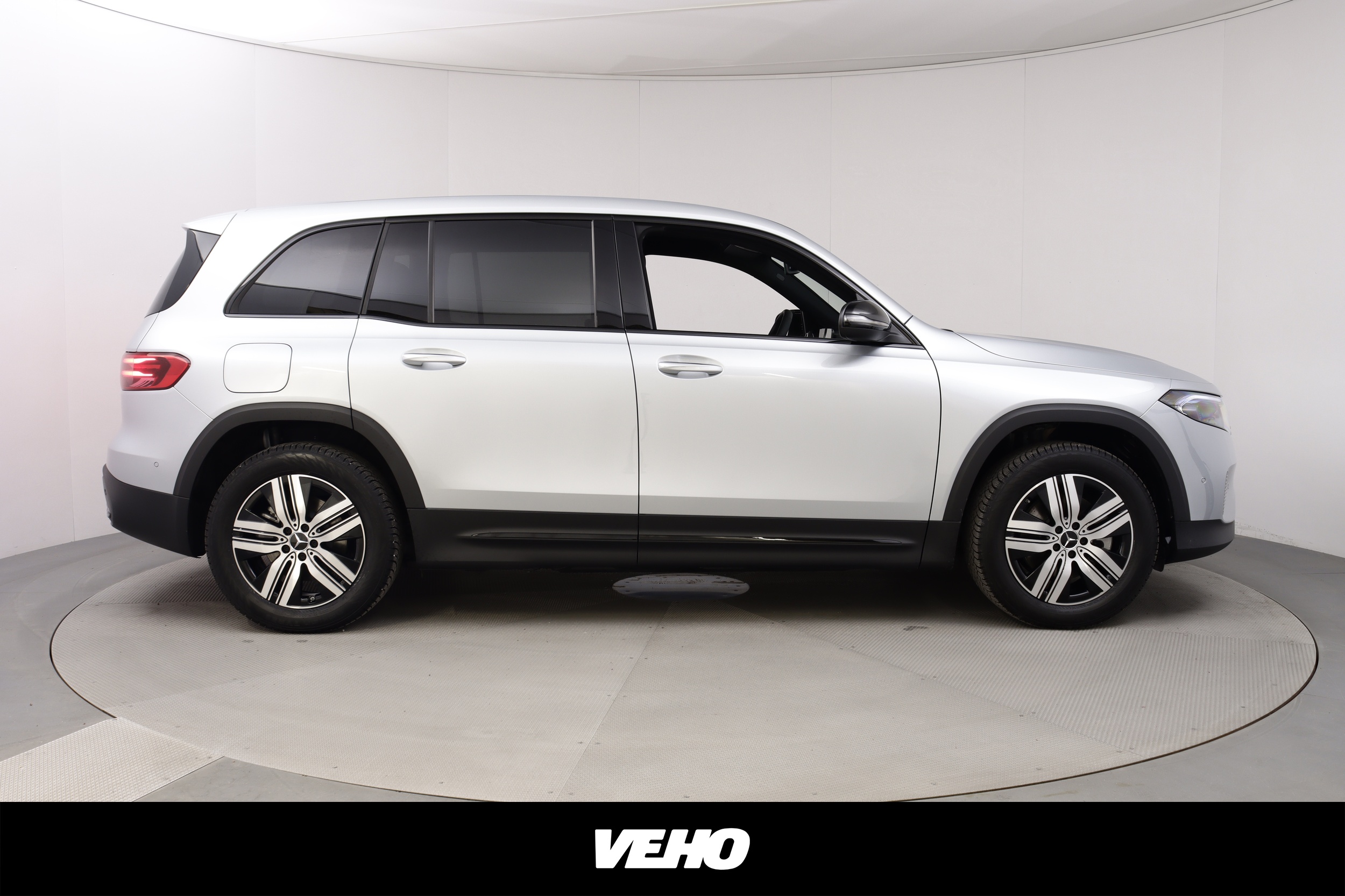 Mercedes-Benz EQB 2025