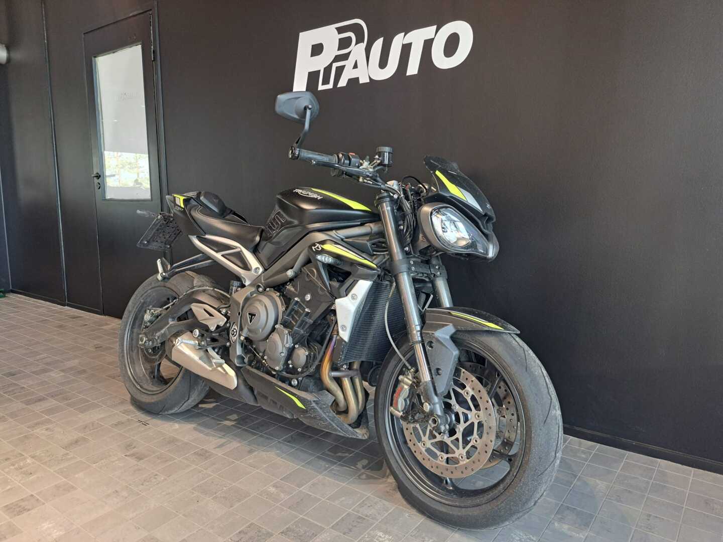 TRIUMPH Street Triple 2021