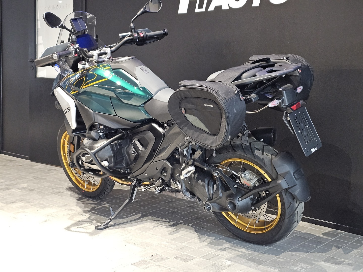 BMW R 2024