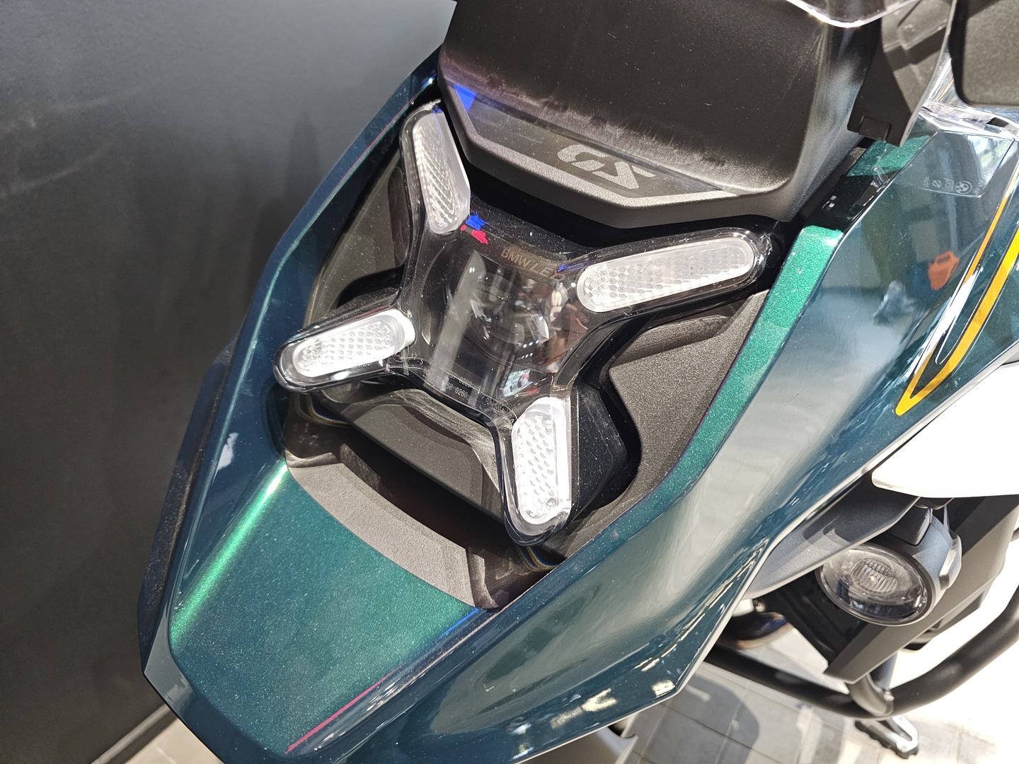 BMW R 2024