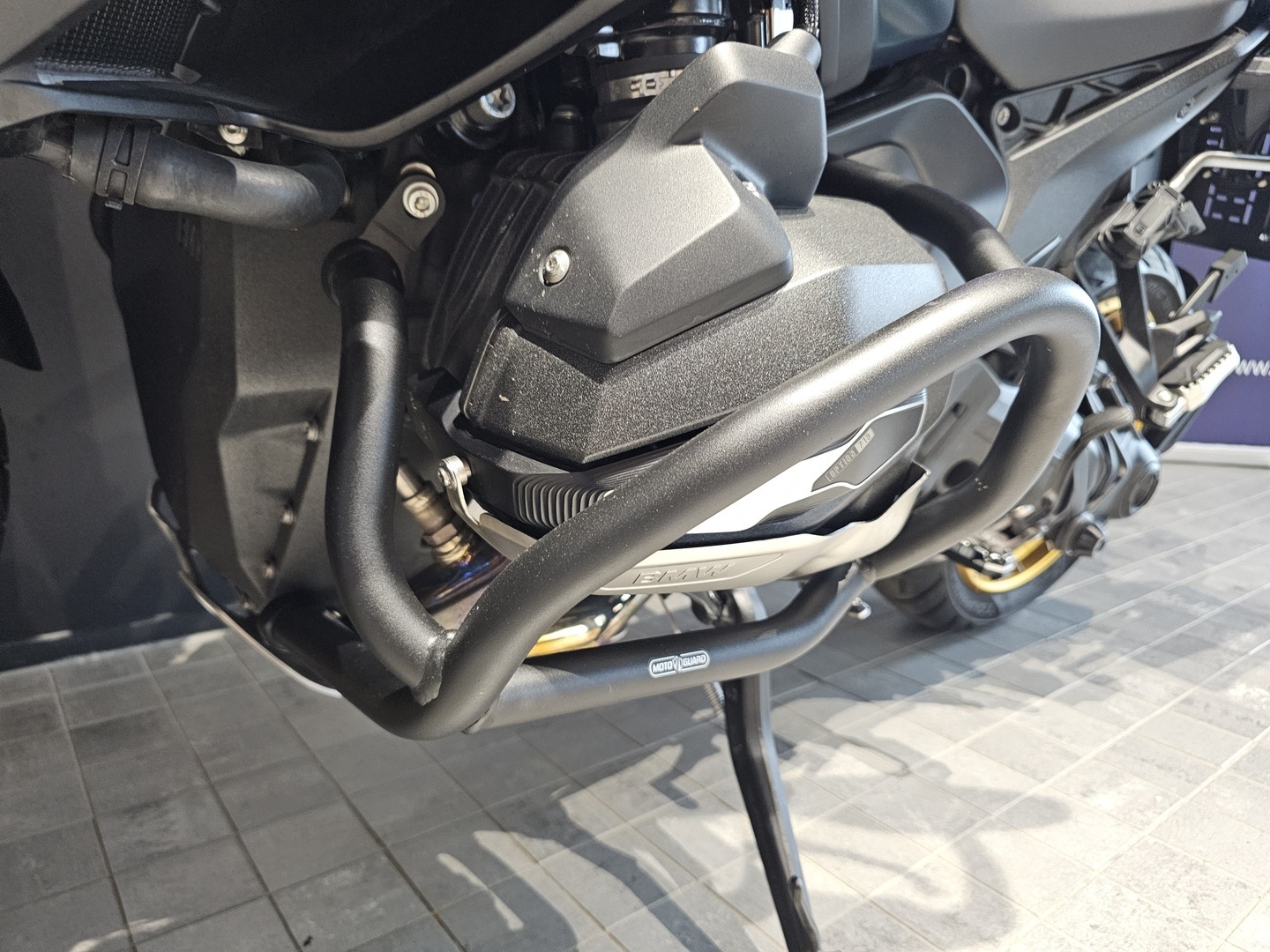 BMW R 2024