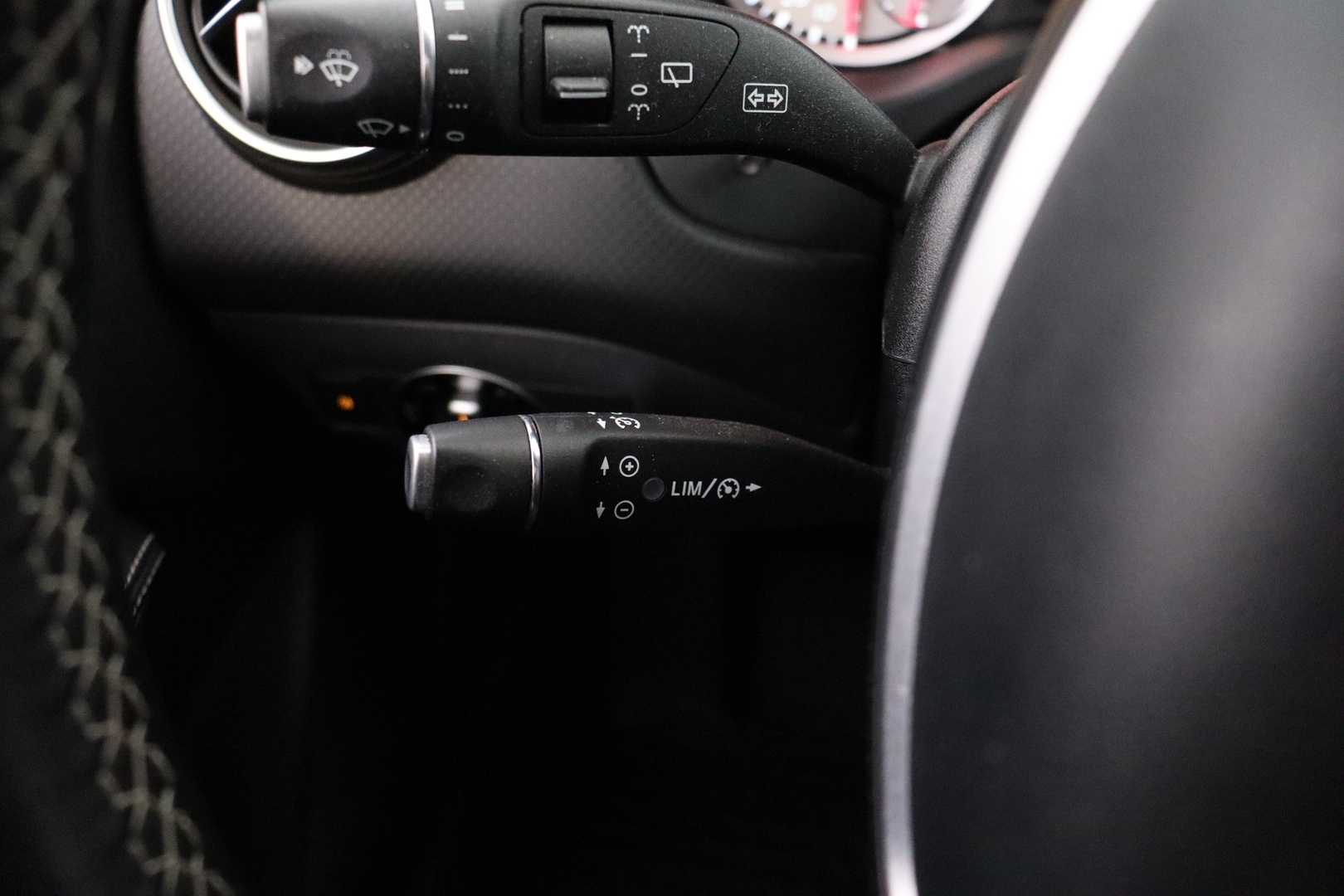 MERCEDES-BENZ A 2015