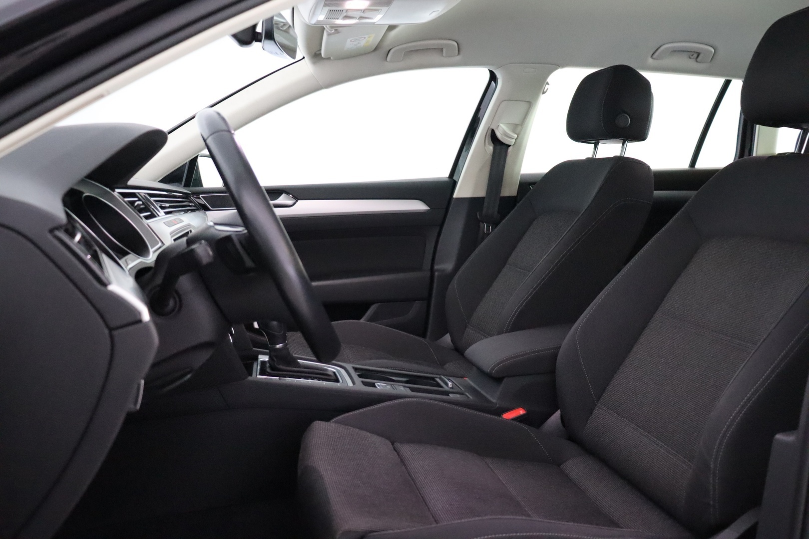 VOLKSWAGEN Passat 2019