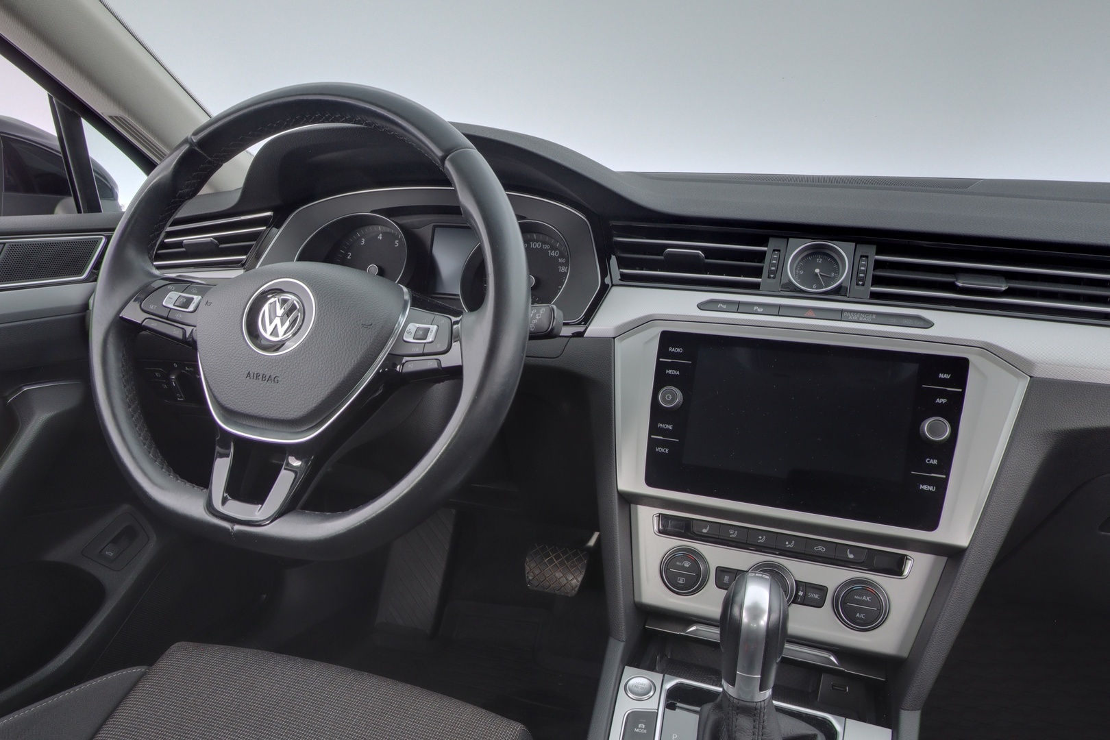 VOLKSWAGEN Passat 2019
