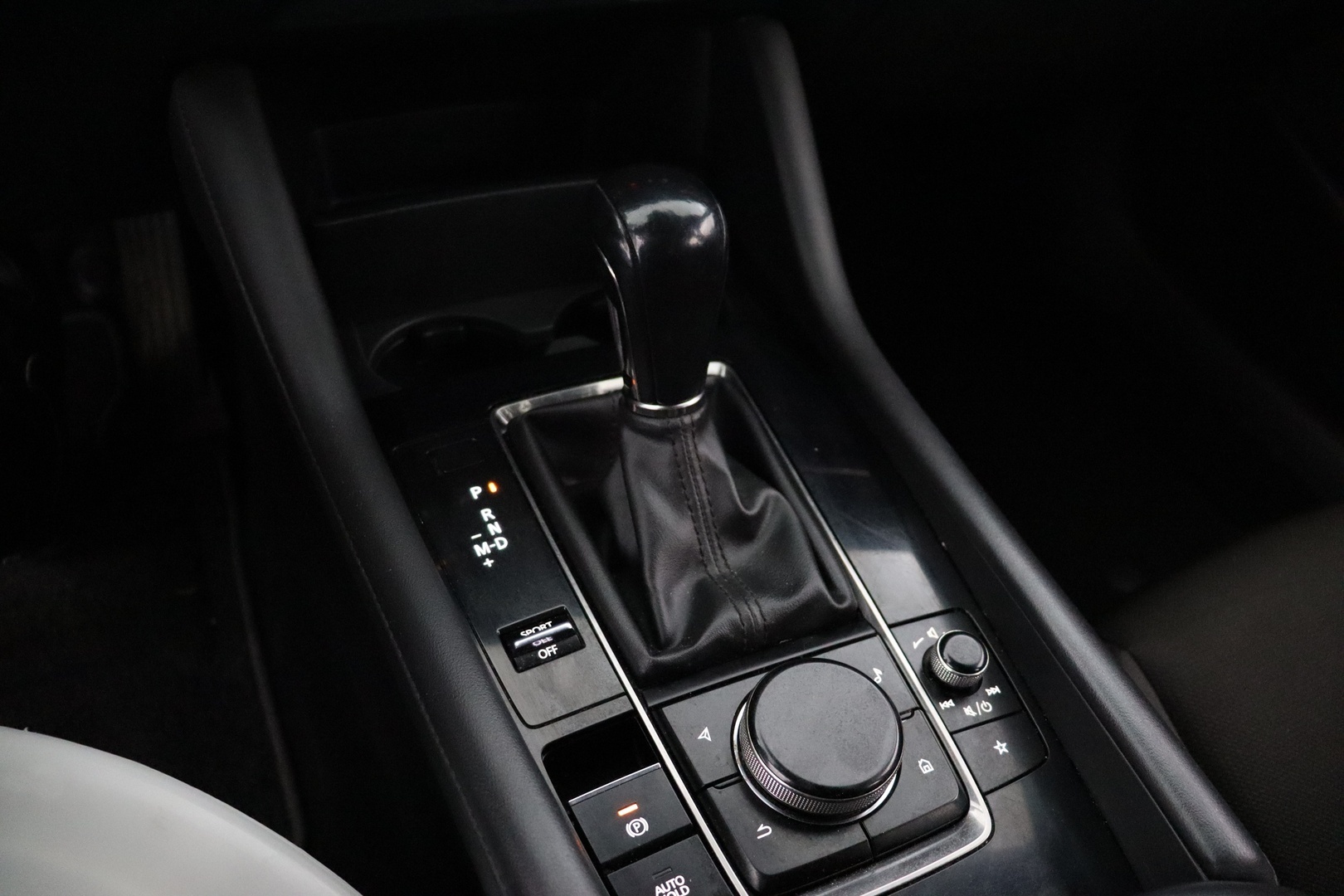 MAZDA 3 2020