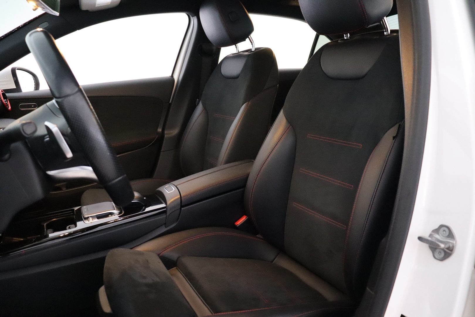 MERCEDES-BENZ A 2020