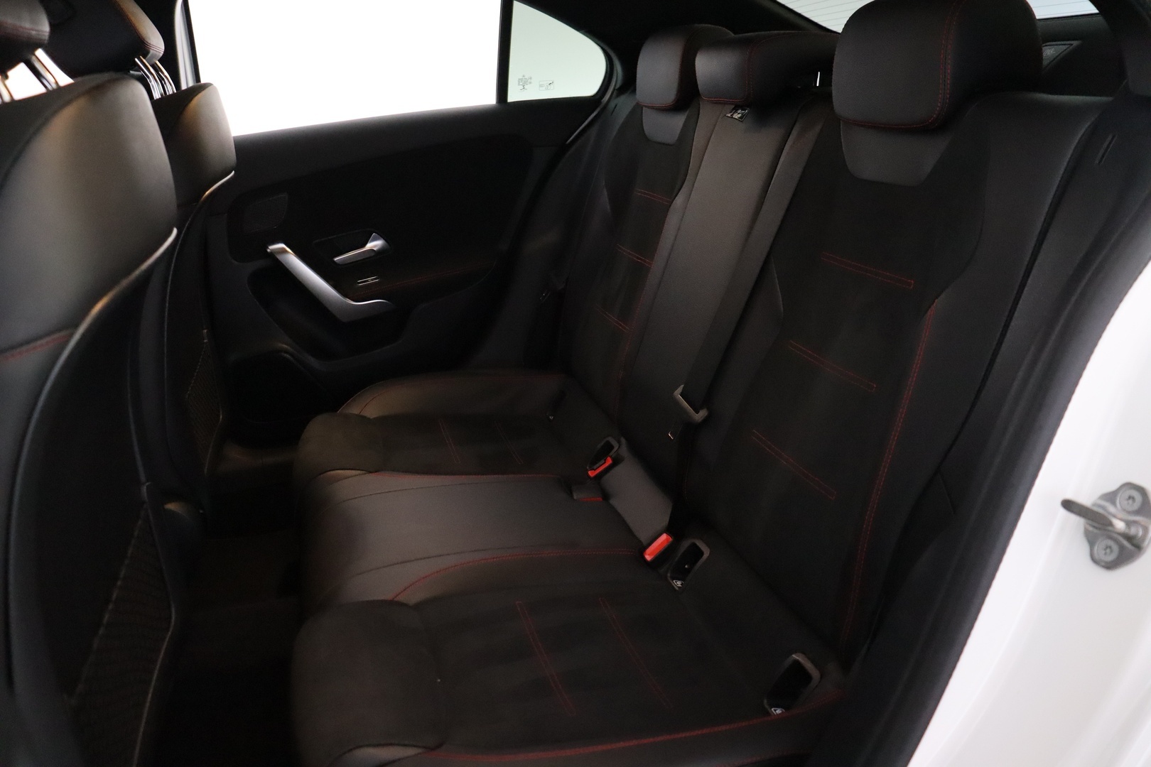 MERCEDES-BENZ A 2020