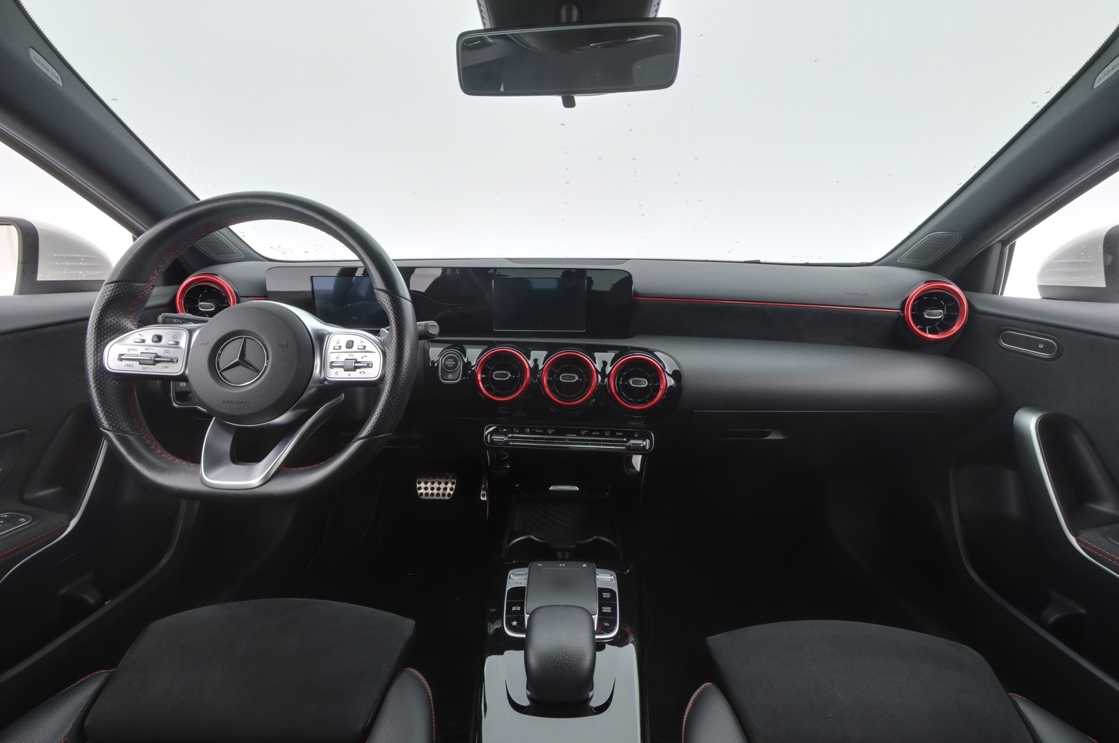 MERCEDES-BENZ A 2020