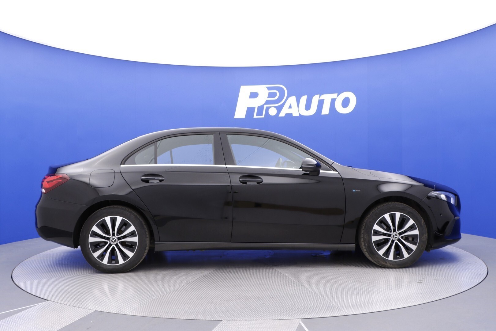 MERCEDES-BENZ A 2020