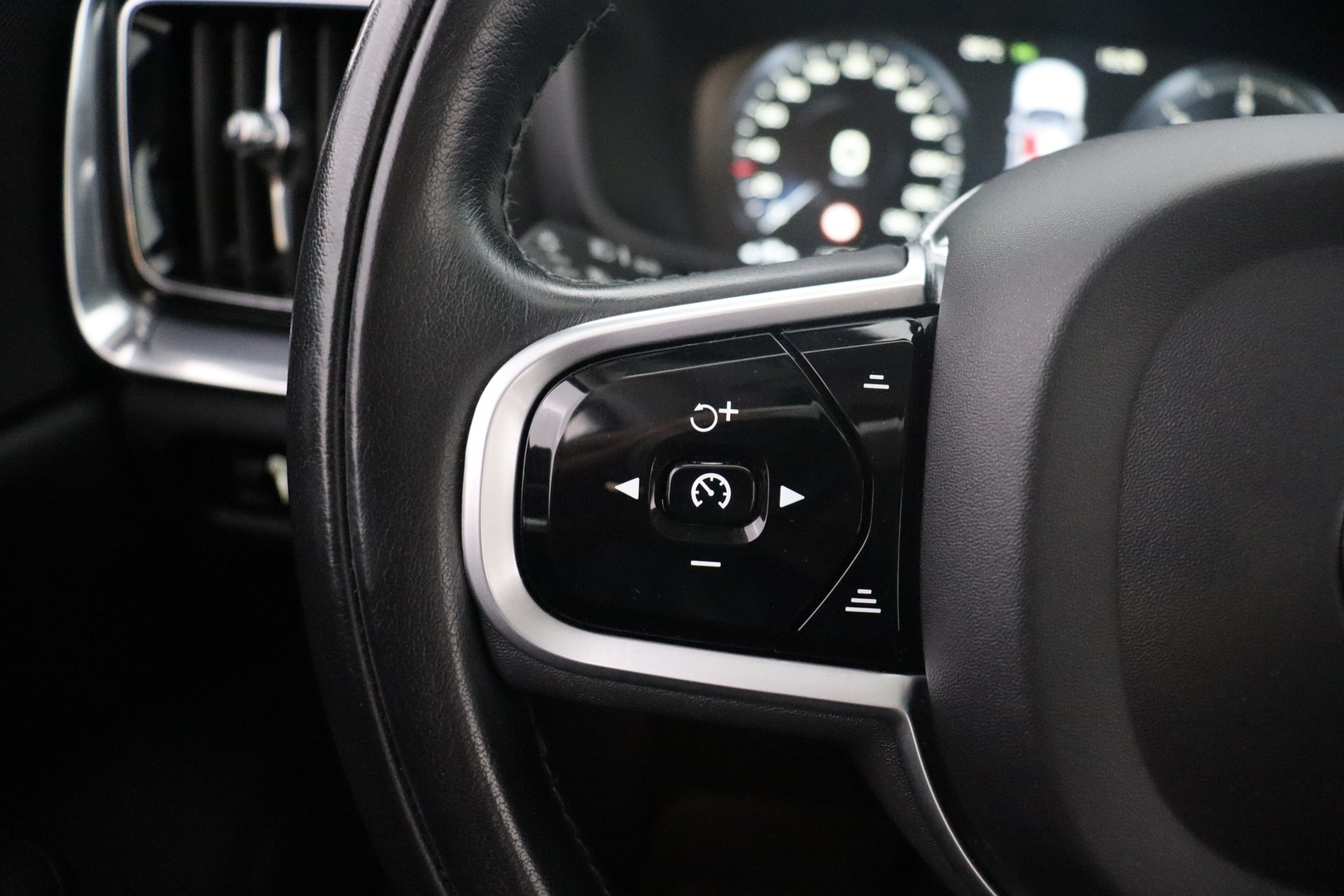 VOLVO V60 Cross Country 2019