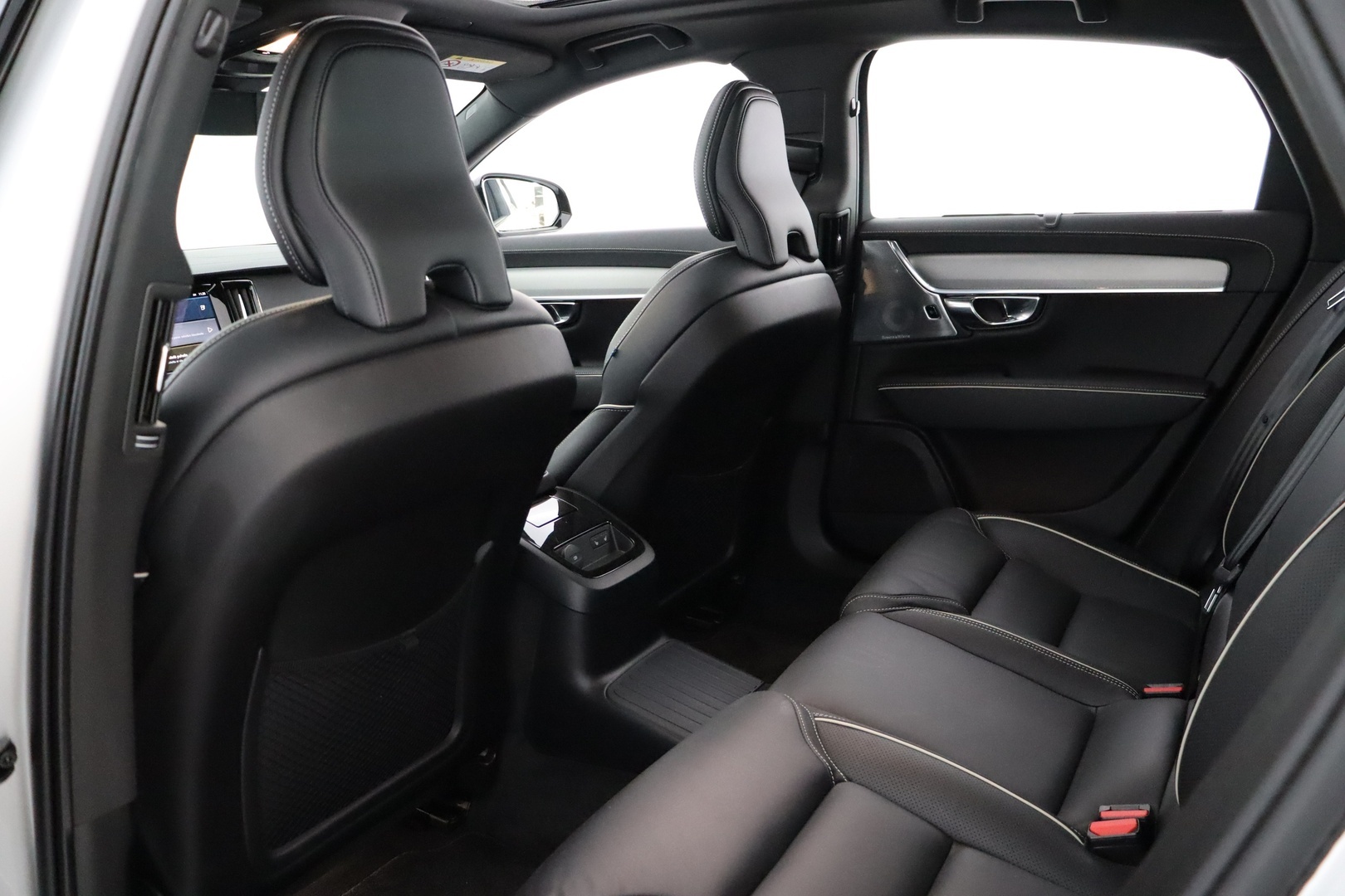 VOLVO S90 2023