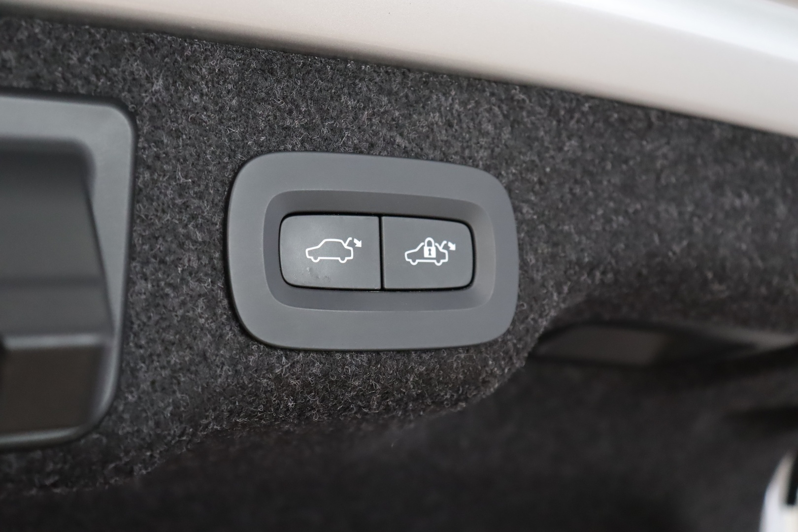 VOLVO S90 2023