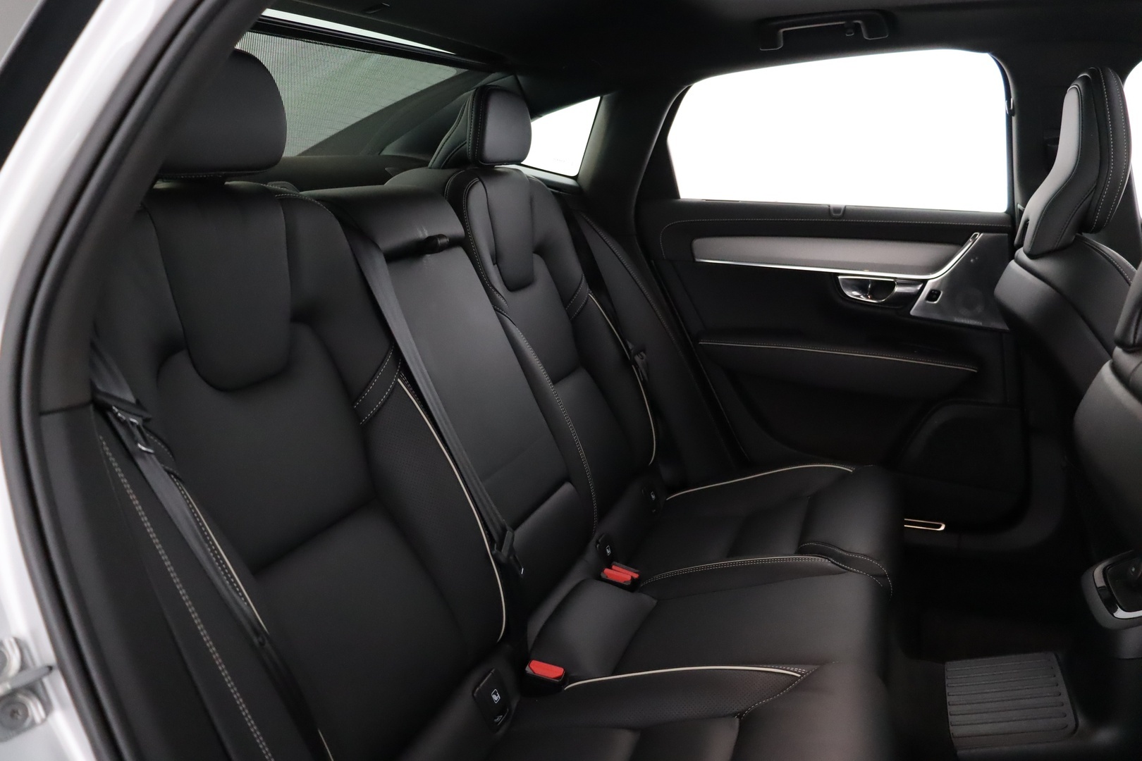 VOLVO S90 2023
