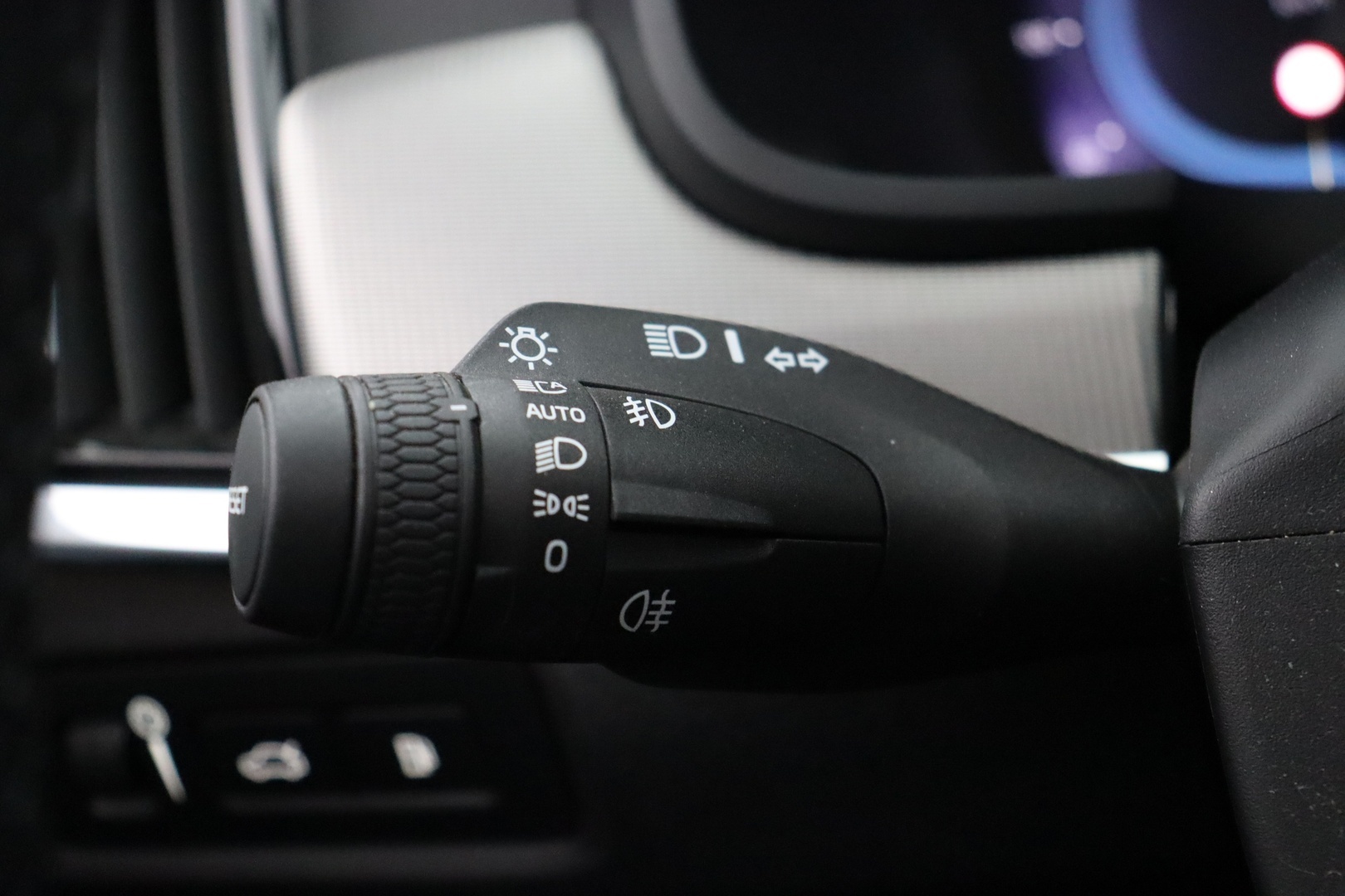 VOLVO S90 2023