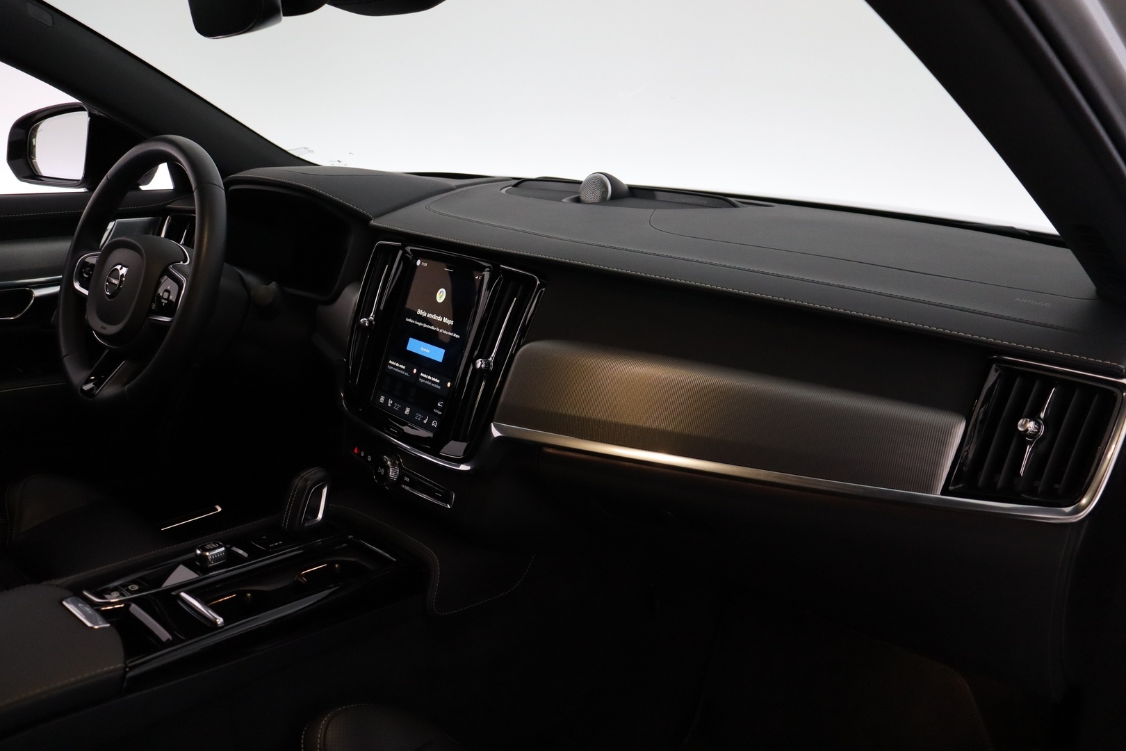 VOLVO S90 2023