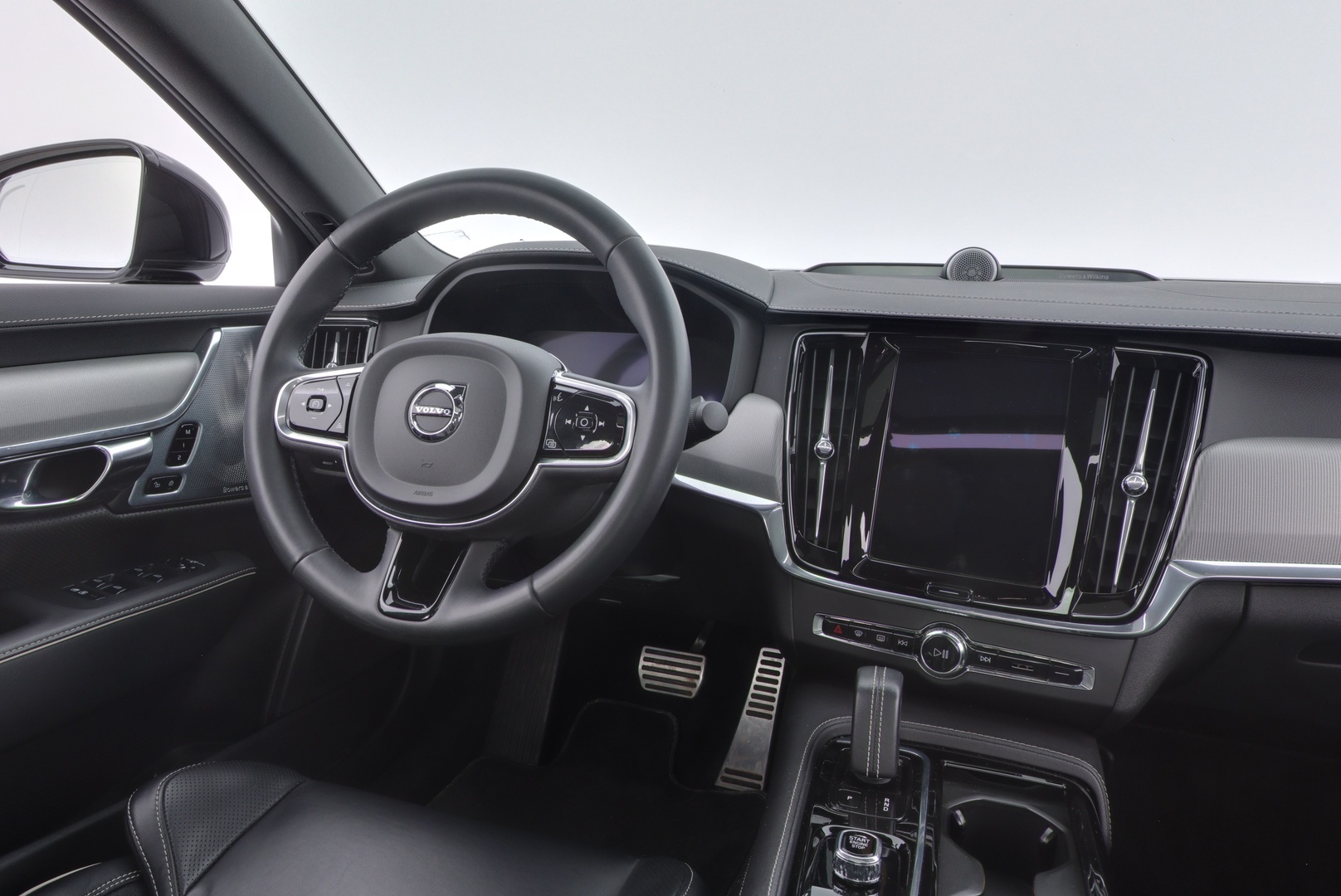 VOLVO S90 2023