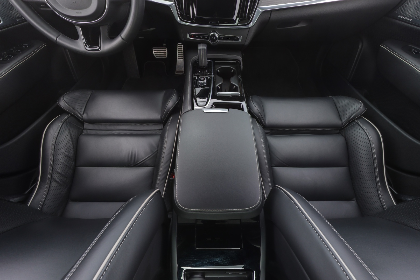 VOLVO S90 2023
