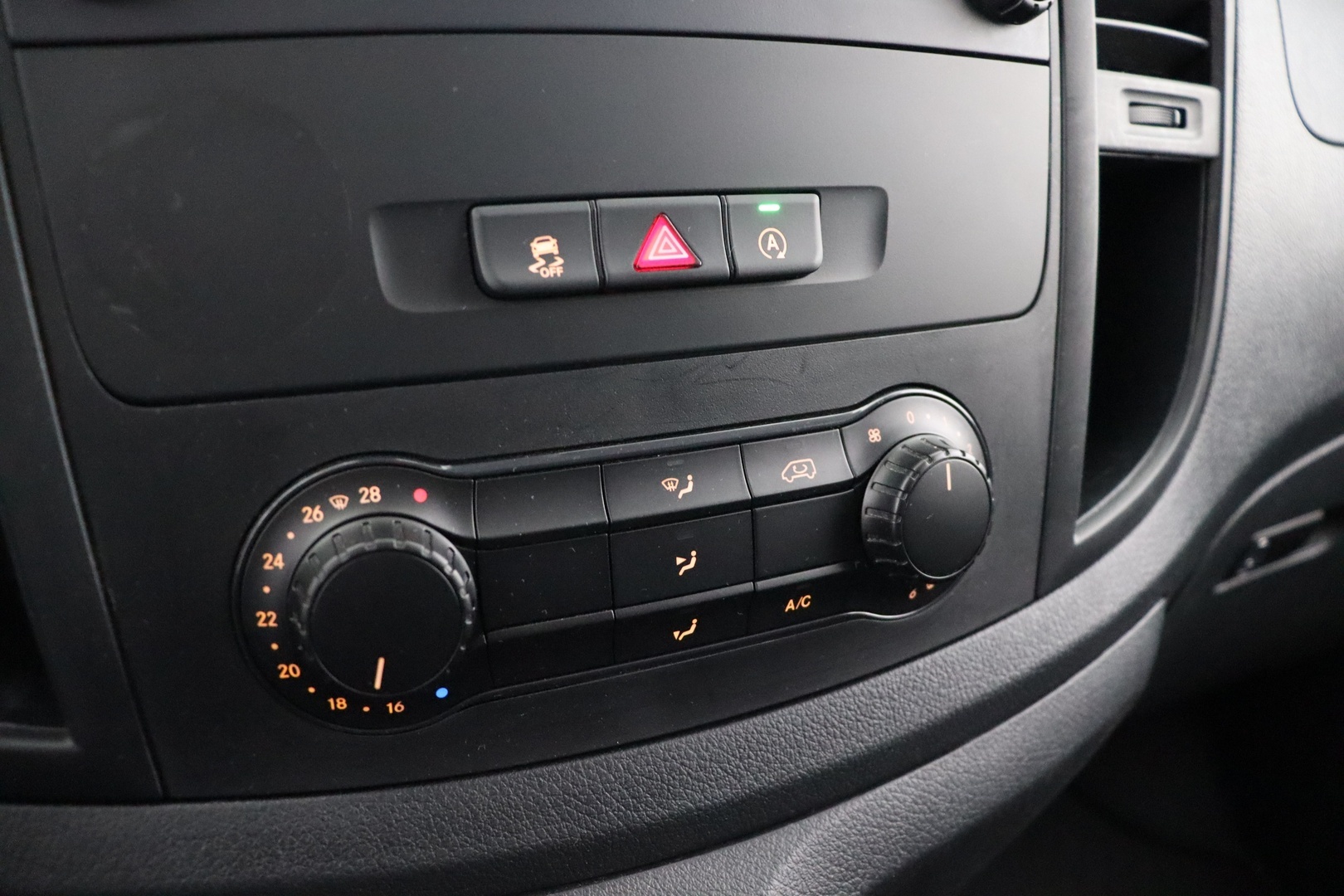 MERCEDES-BENZ Vito 2023
