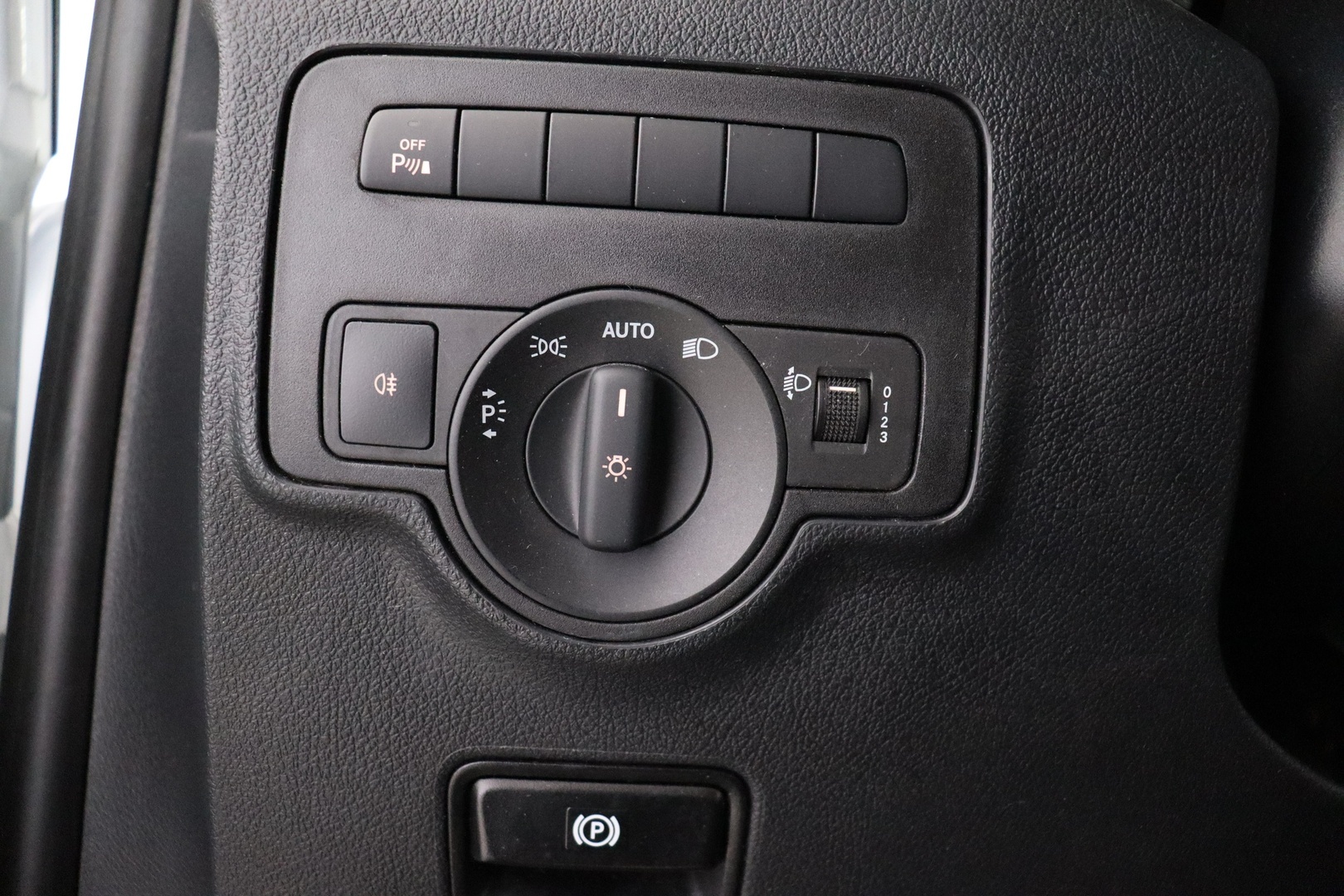 MERCEDES-BENZ Vito 2023