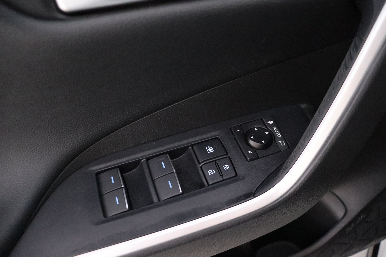 TOYOTA RAV4 Plug-In 2021