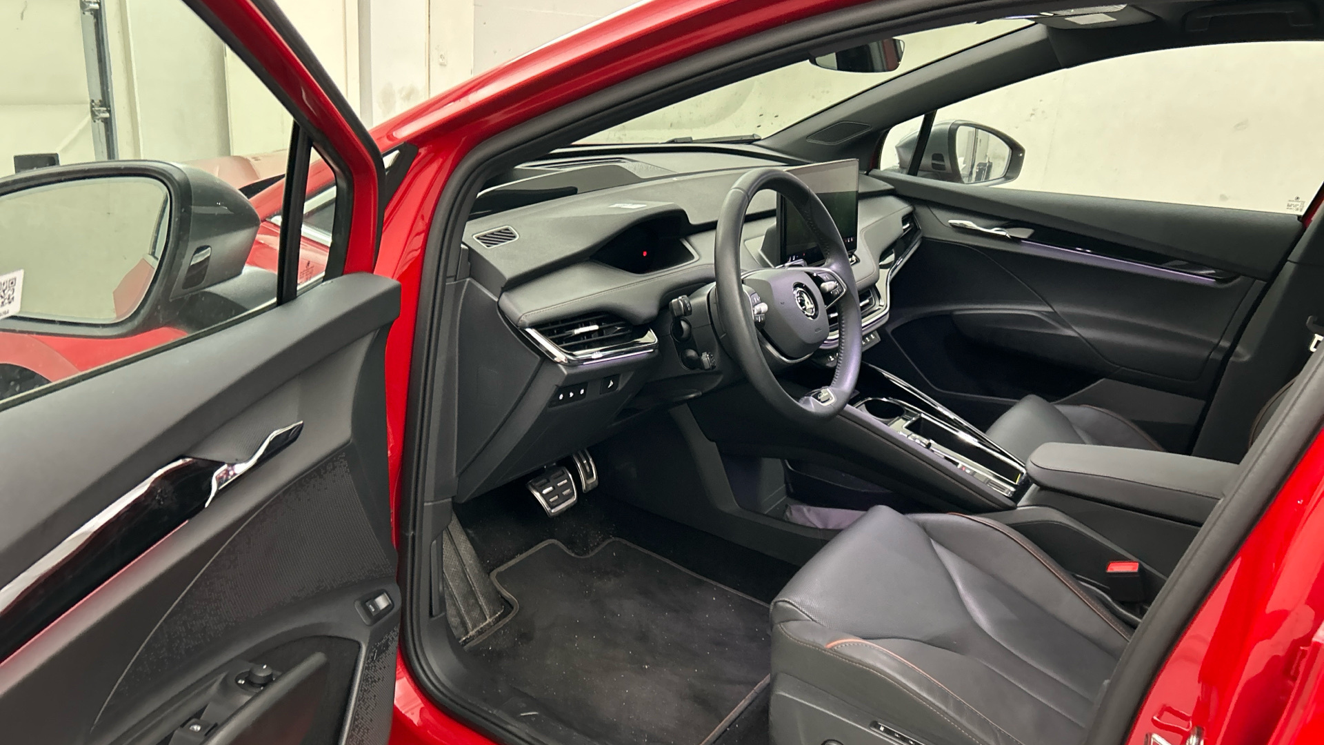 SKODA Enyaq 2025