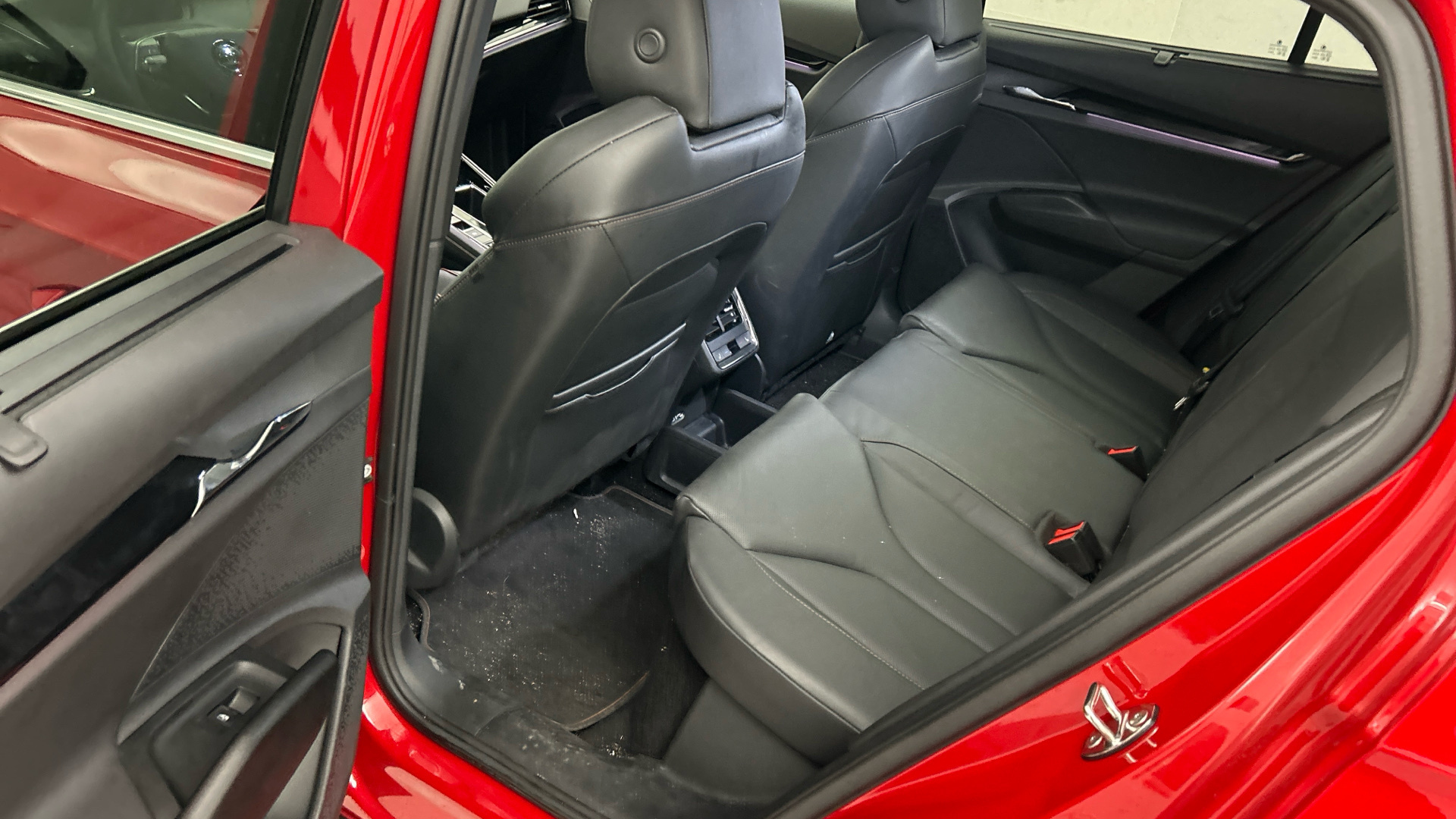 SKODA Enyaq 2025