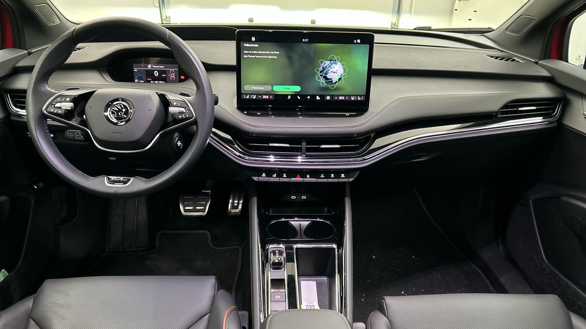 SKODA Enyaq 2025