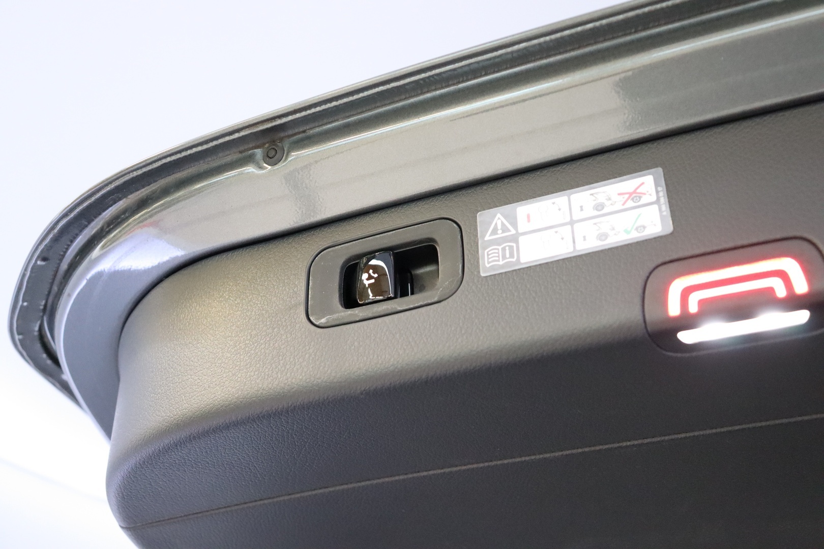 MERCEDES-BENZ C 2025