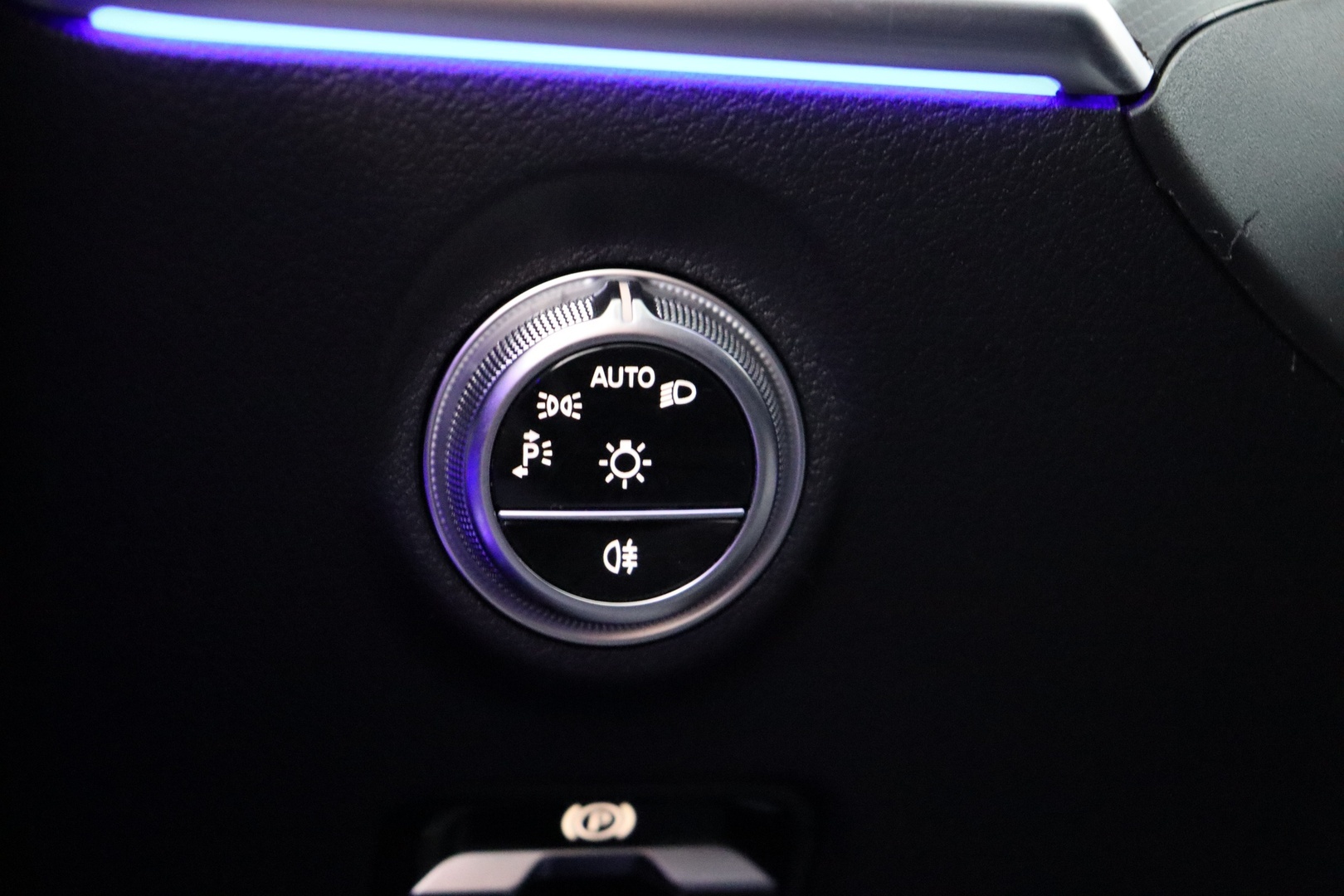 MERCEDES-BENZ C 2025