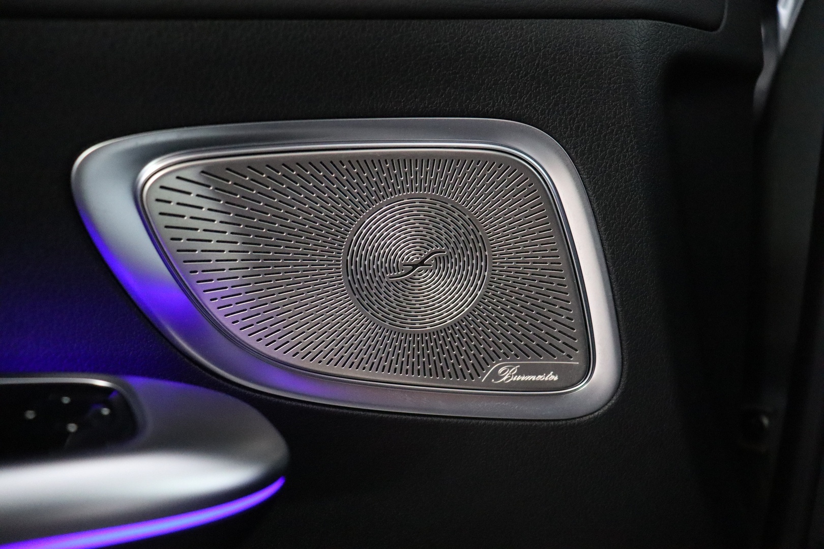 MERCEDES-BENZ C 2025