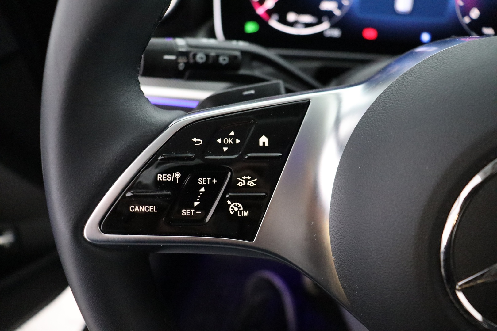 MERCEDES-BENZ C 2025