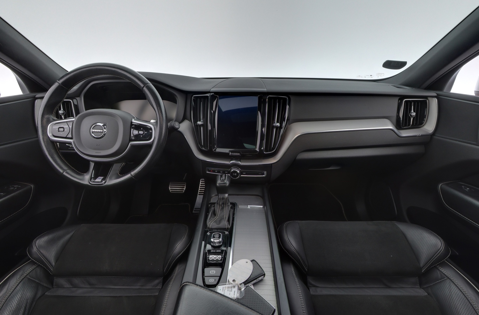 VOLVO XC60 2018