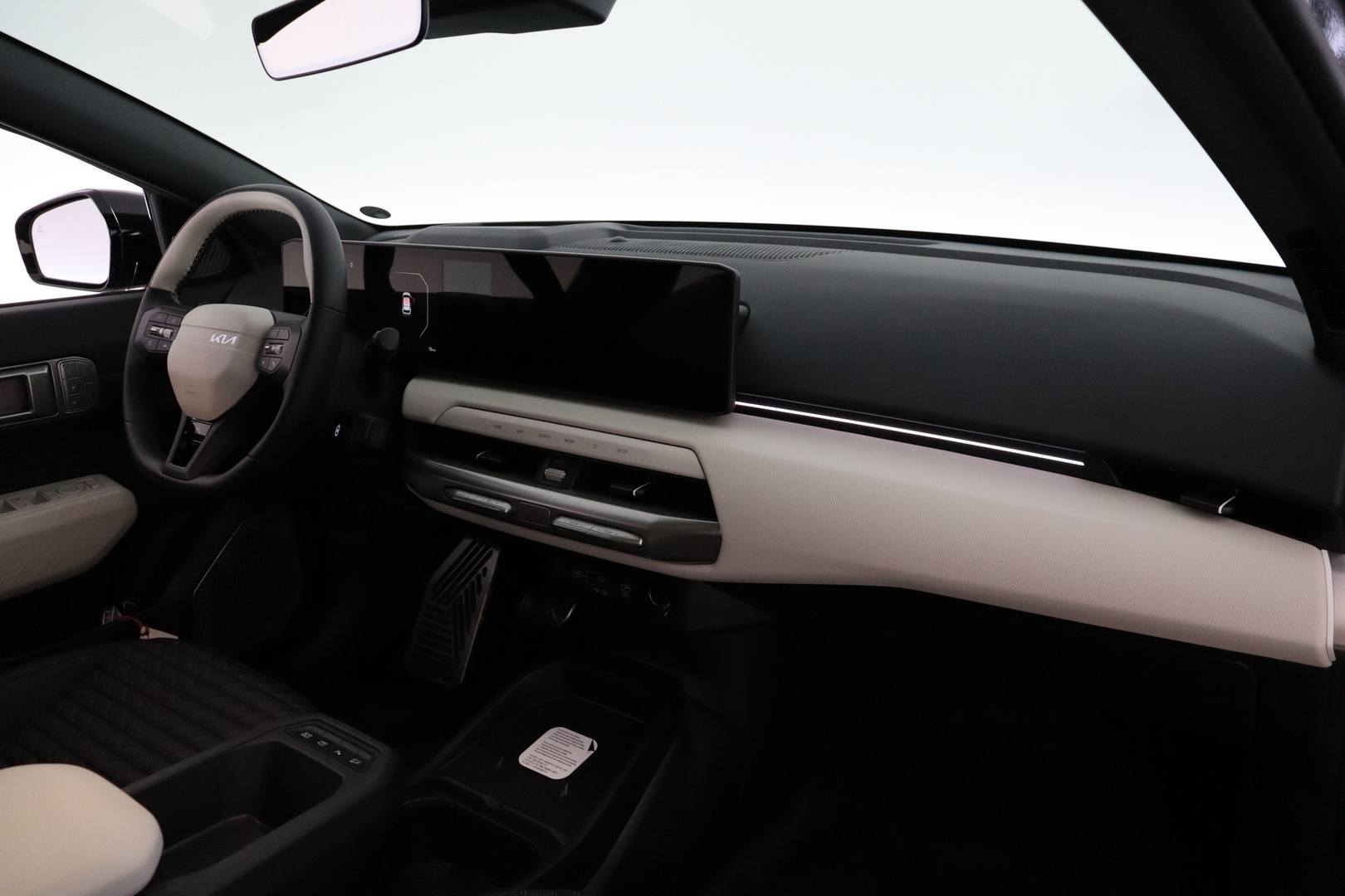 KIA EV4 2026