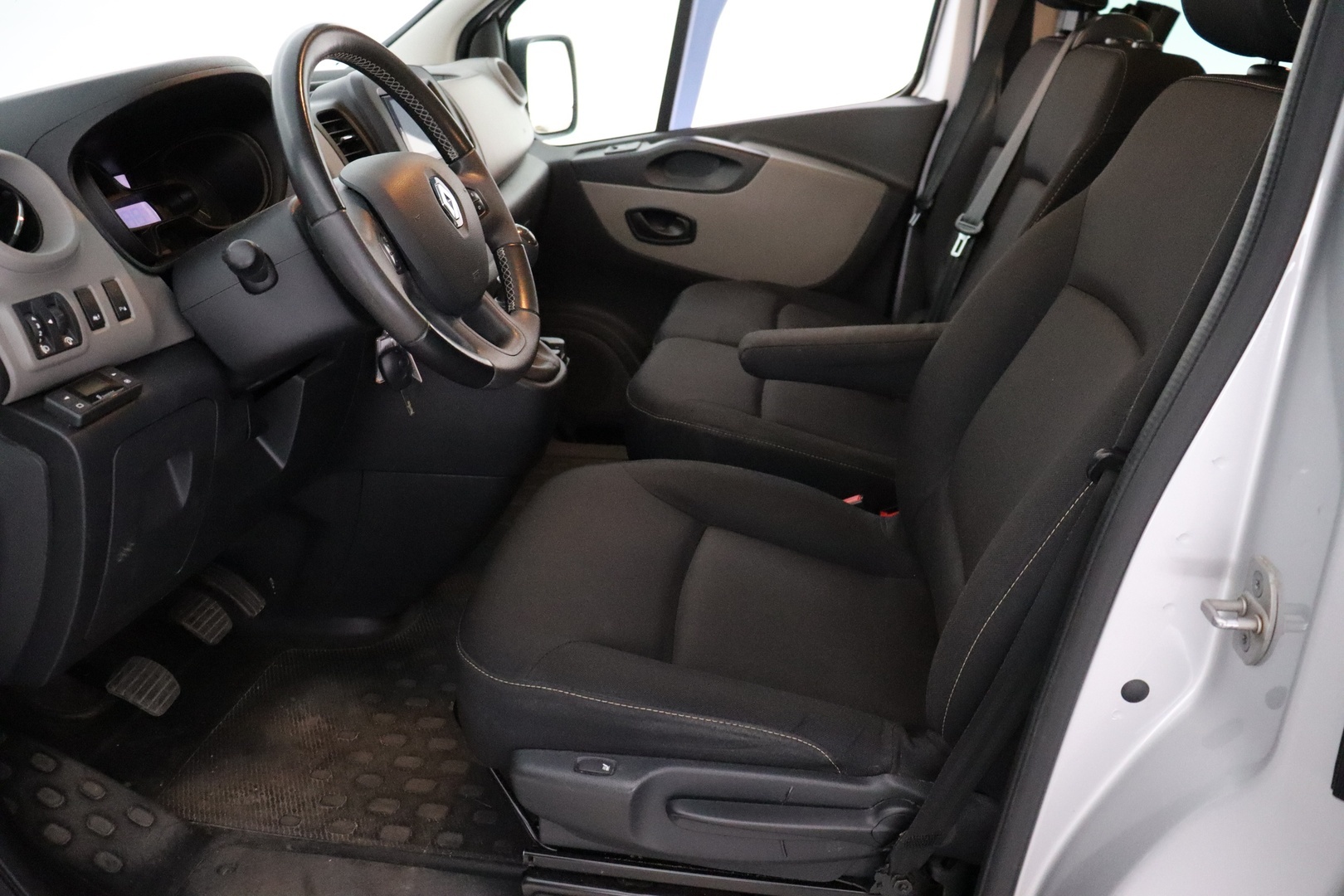 RENAULT Trafic Passenger 2016