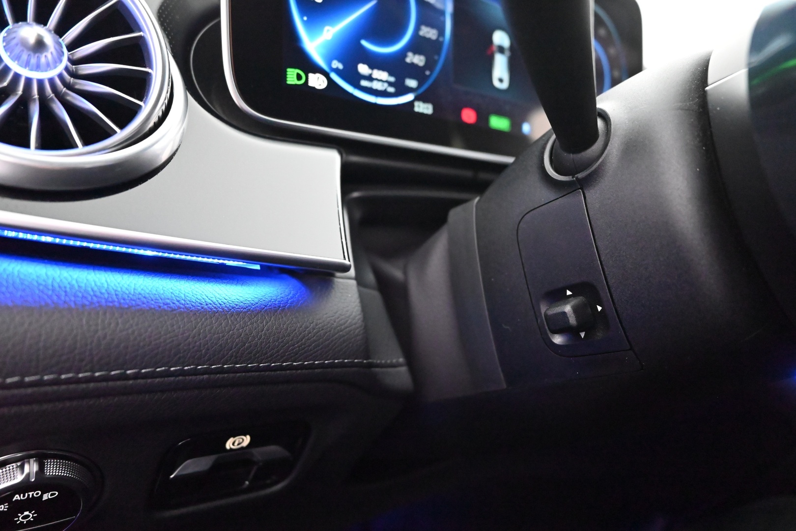 MERCEDES-BENZ EQS 2022