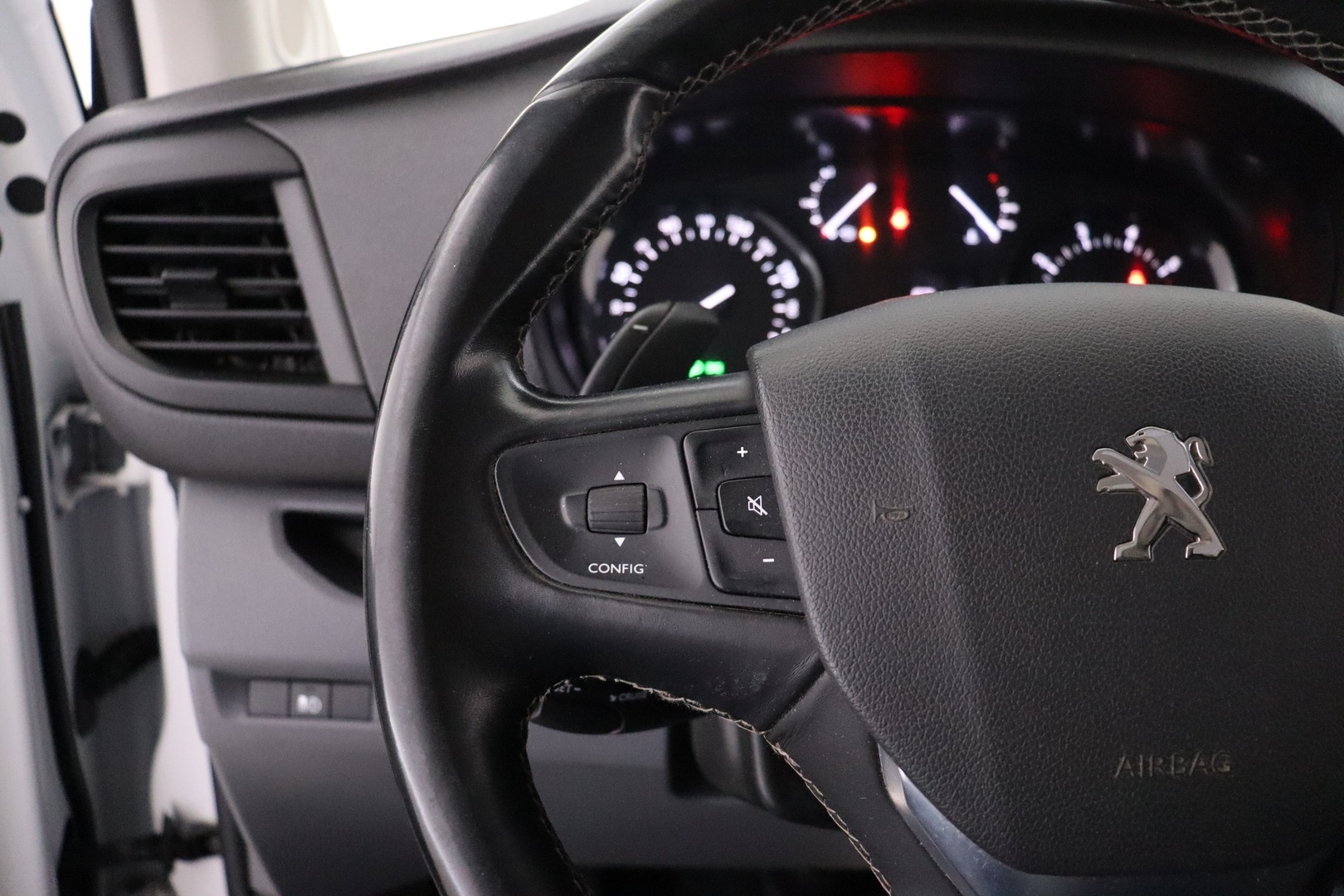 PEUGEOT EXPERT 2022
