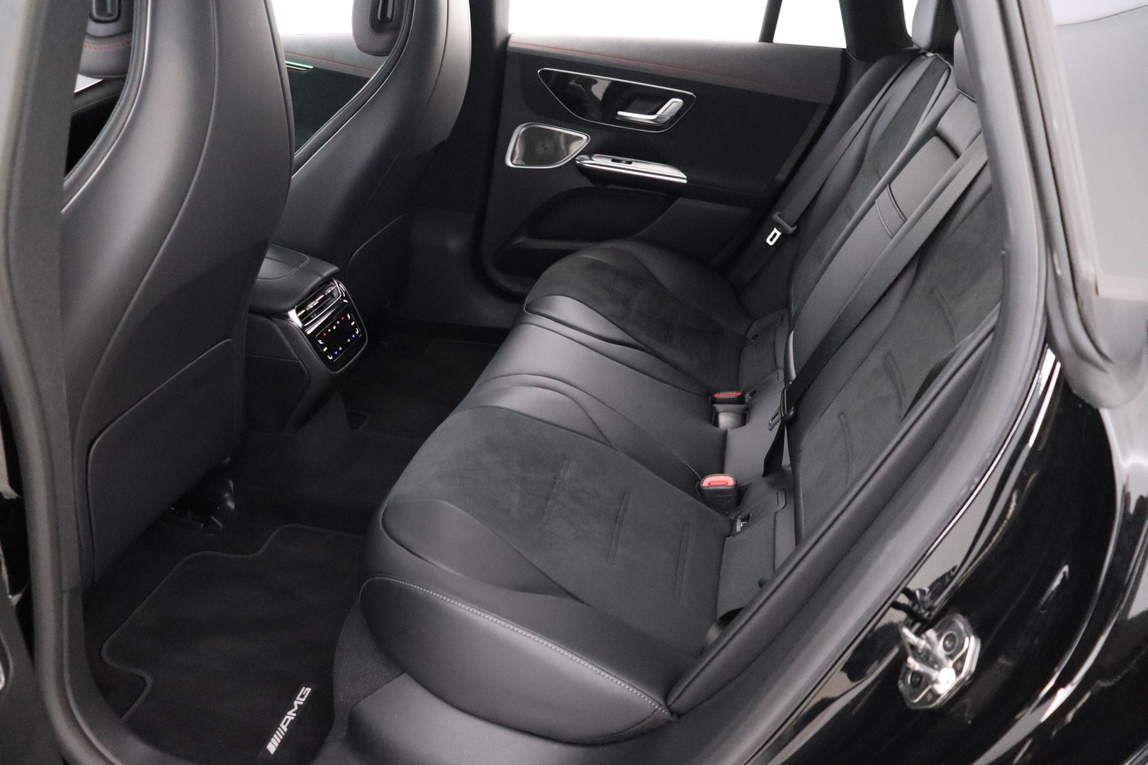 MERCEDES-BENZ EQE 2023