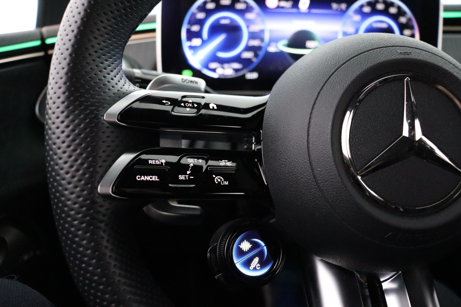 MERCEDES-BENZ EQE 2023