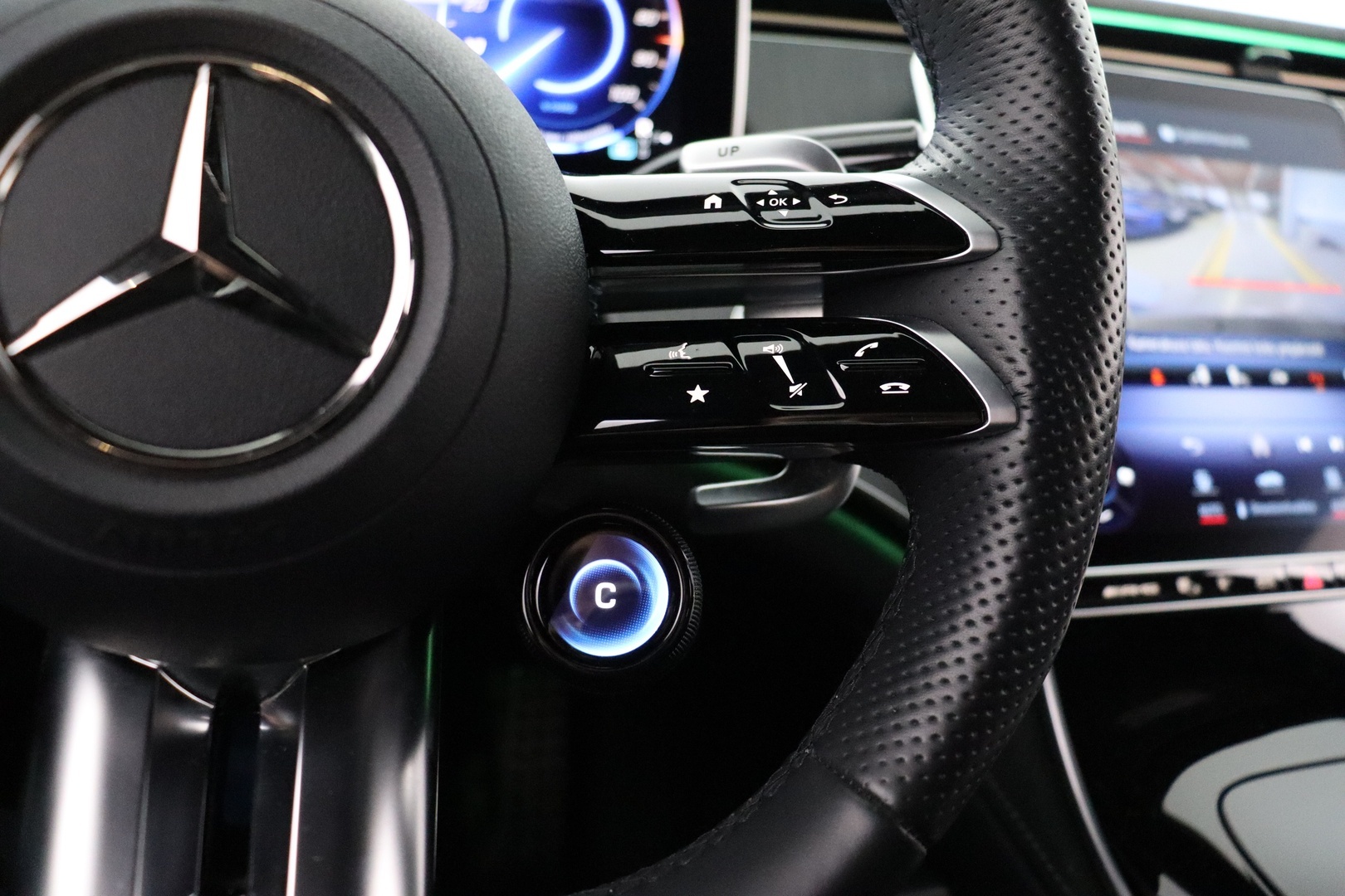 MERCEDES-BENZ EQE 2023