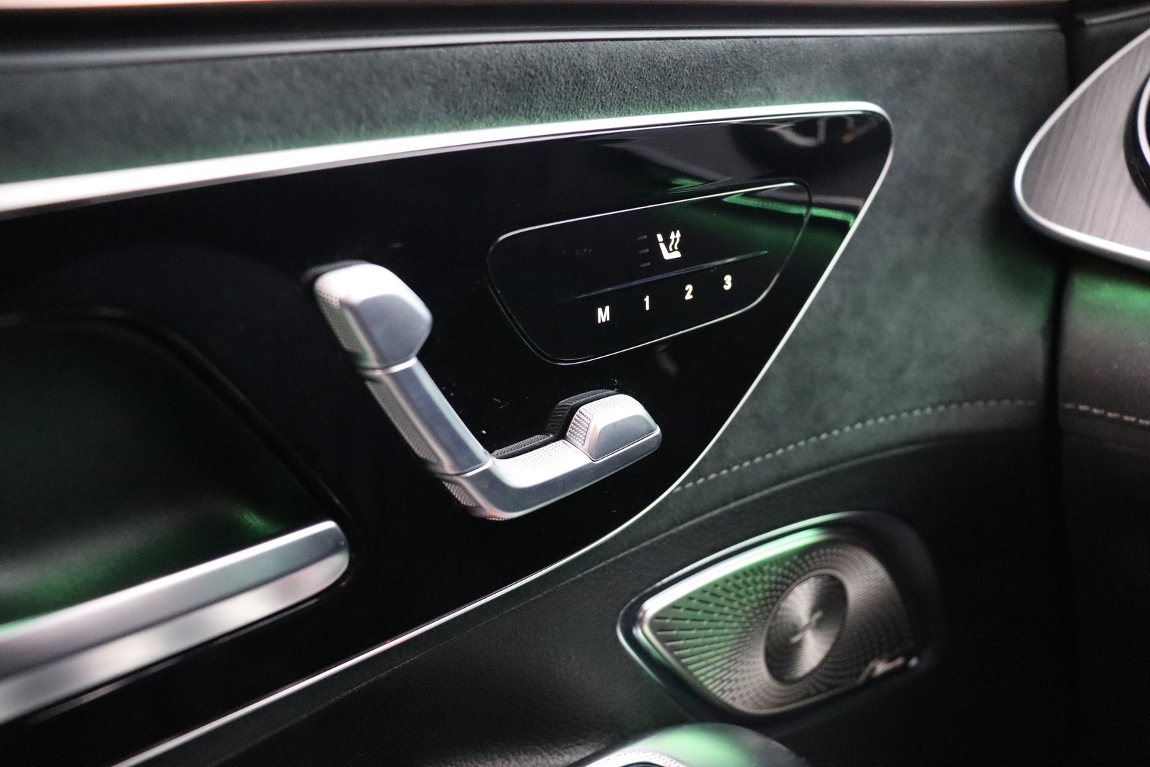 MERCEDES-BENZ EQE 2023